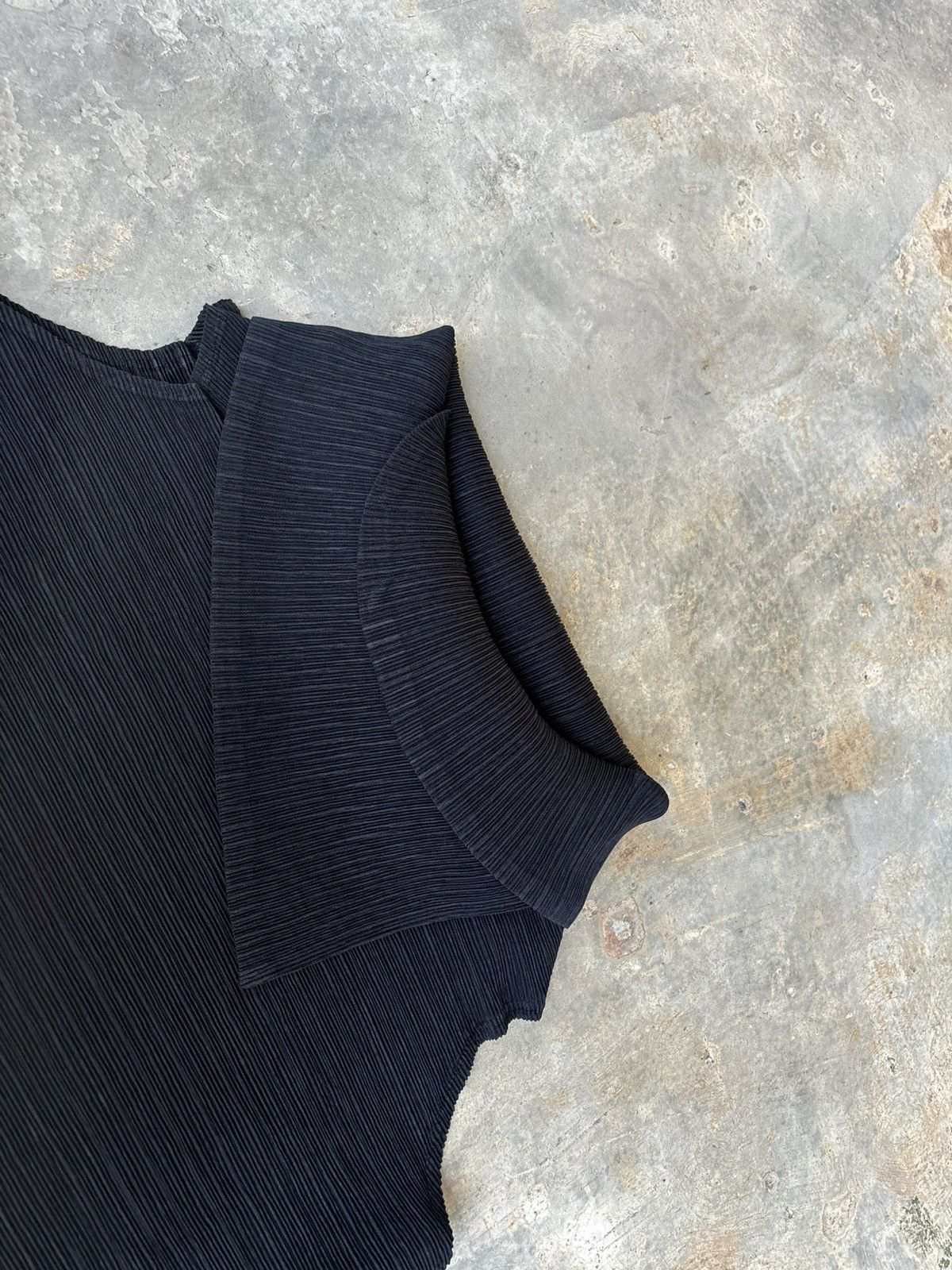 Pleats Please Issey Miyake Koibito misaki Issey Miyake Pleats Style Tank tops Size ONE SIZE - 6 Thumbnail