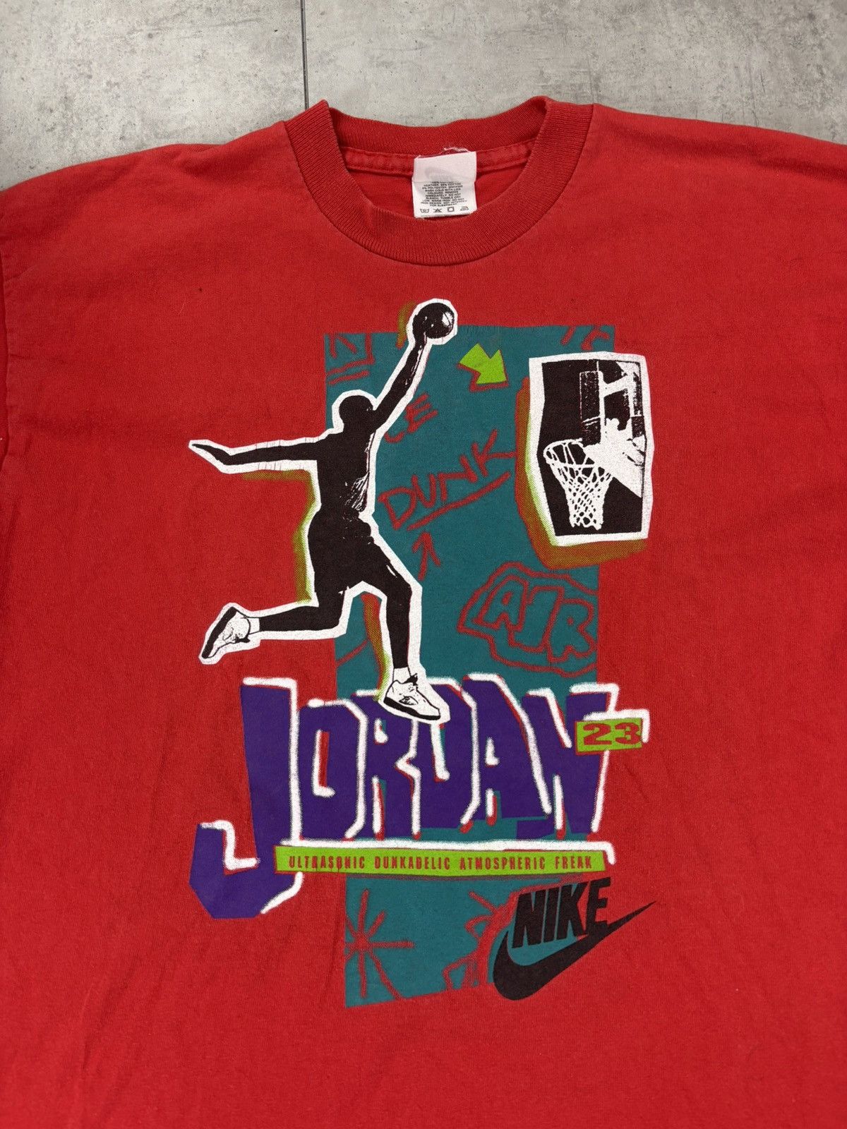 Nike Vintage Nike Jordan Dunk Graphic Red T Shirt 90s Style Size US M / EU 48-50 / 2 - 1 Thumbnail