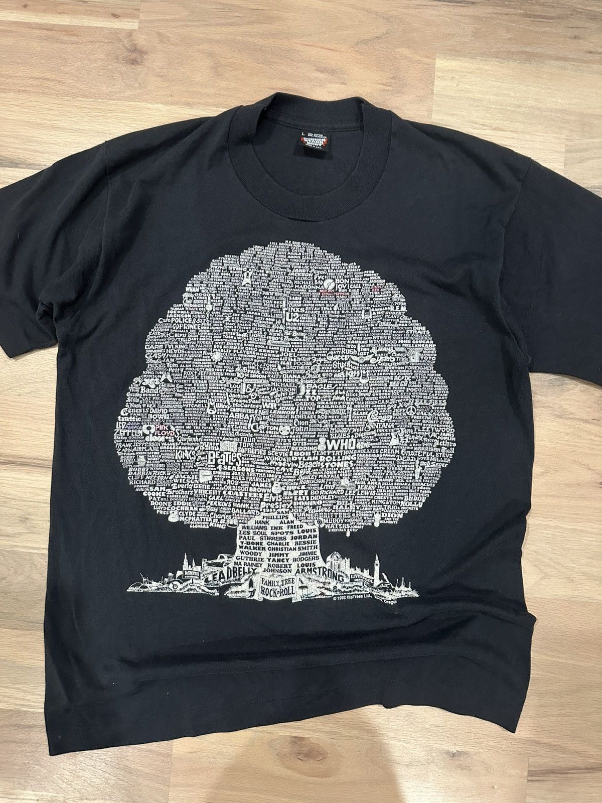 Band Tees Vintage 1992 Family Tree of Rock n Roll Screen Stars Large Size US L / EU 52-54 / 3 - 1 Thumbnail