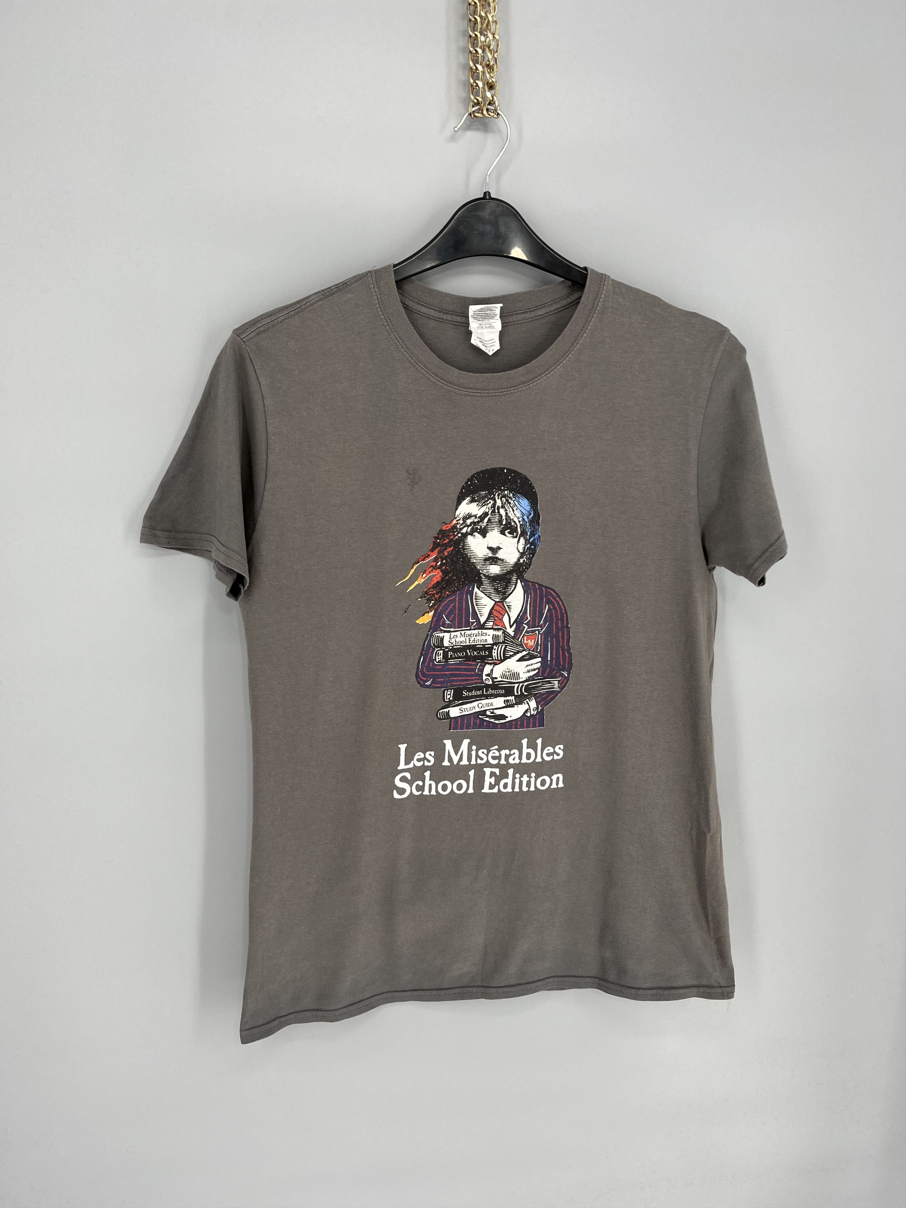 Vintage Vinage Y2K Les Miserables School Edition Size US M / EU 48-50 / 2 - 2 Thumbnail