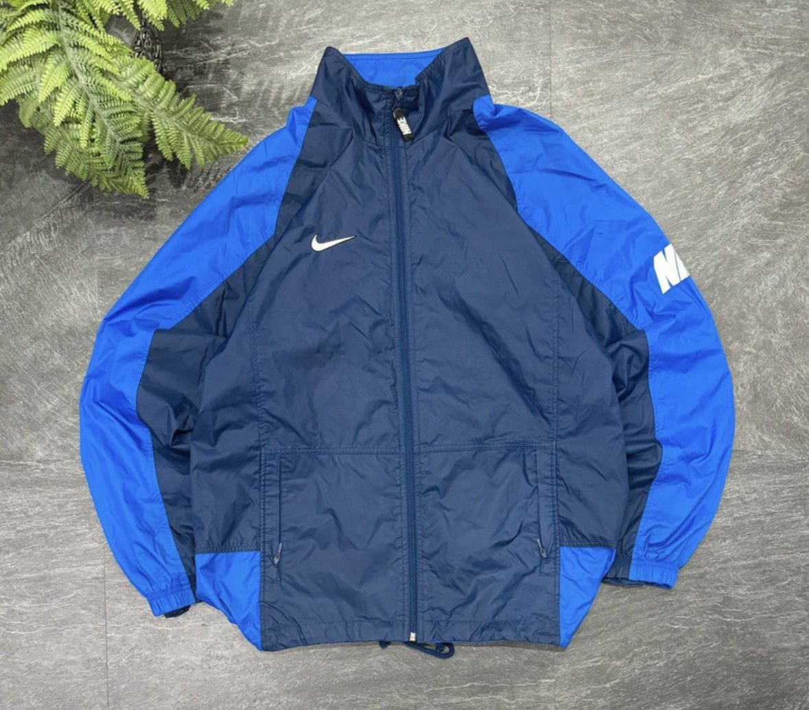 Nike 90s Nike Vintage Nylon Big Swoosh Logo Retro Jacket Rare Size US L / EU 52-54 / 3 - 2 Thumbnail