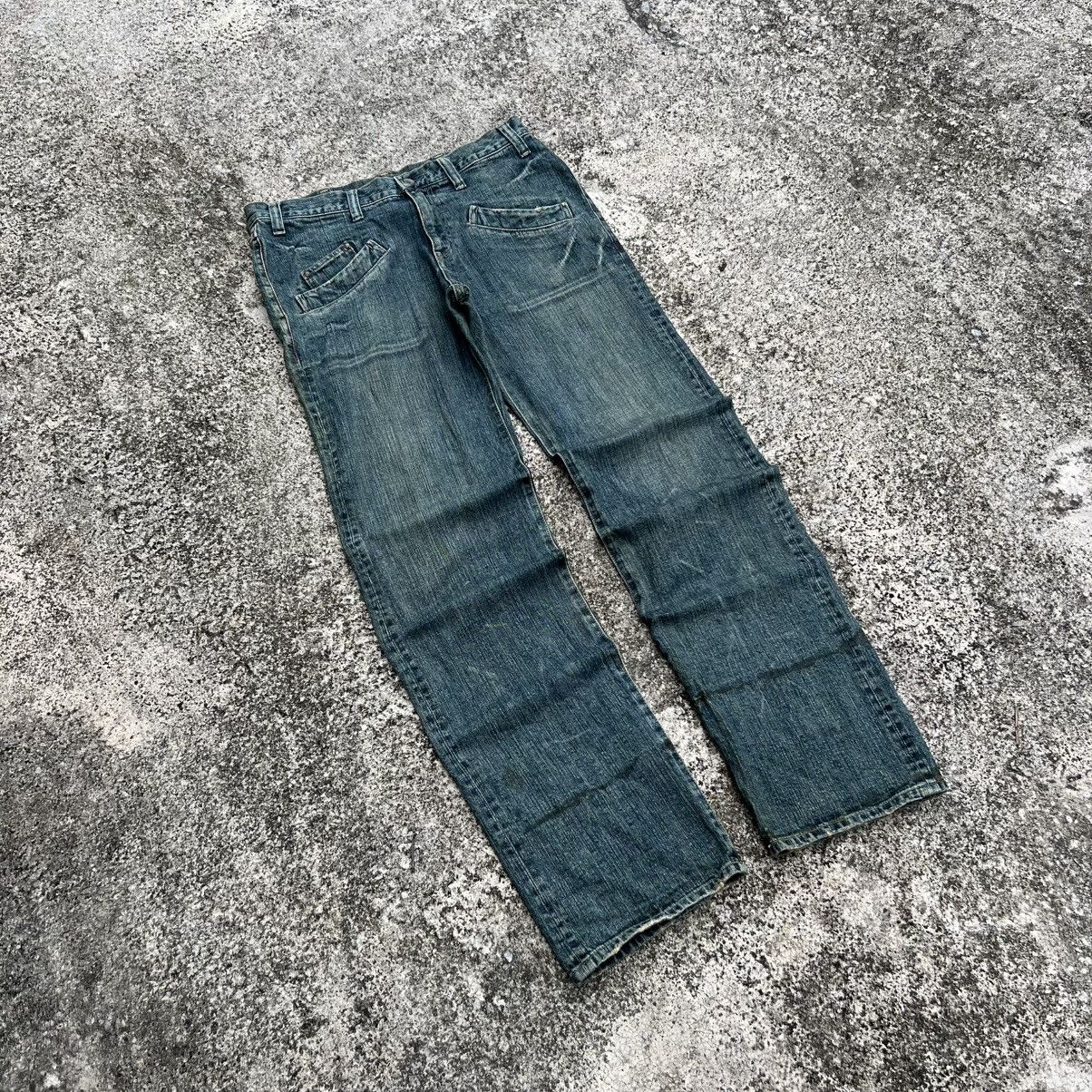 Japanese Brand “RARE” VINTAGE FADED BLUE JEANS WITH RARE ANGLED POCKETS Size US 33 - 2 Thumbnail
