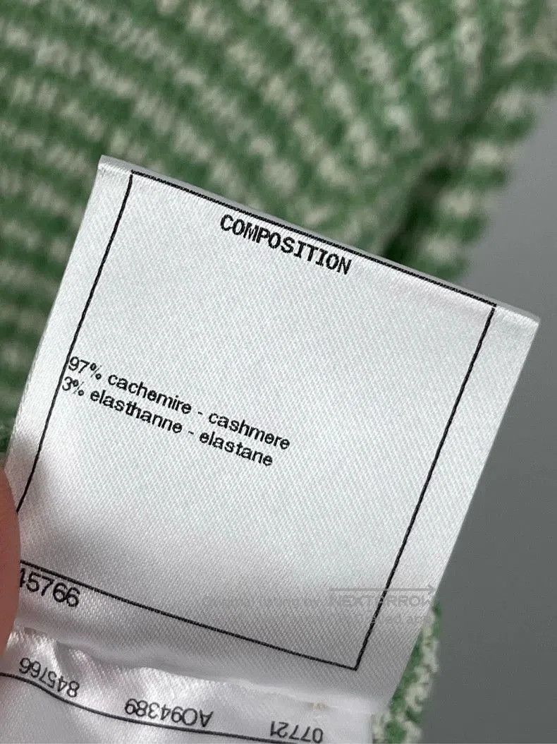 Chanel Chanel Green Single-Breasted Knit Dress. Size US M / EU 48-50 / 2 - 6 Thumbnail