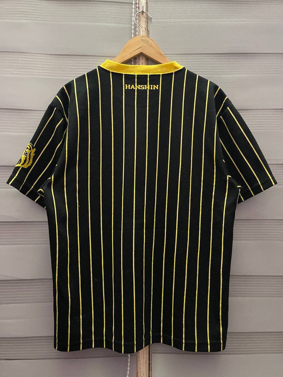 MLB Hanshin Tigers Professional Baseball Striped Tees Size US L / EU 52-54 / 3 - 3 Thumbnail
