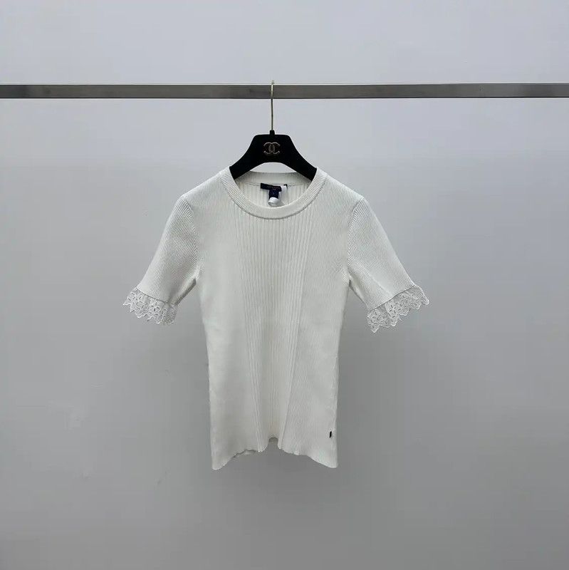 Louis Vuitton Louis Vuitton White Knit Top with Lace Sleeves 0089 Size S / US 4 / IT 40 - 1 Thumbnail