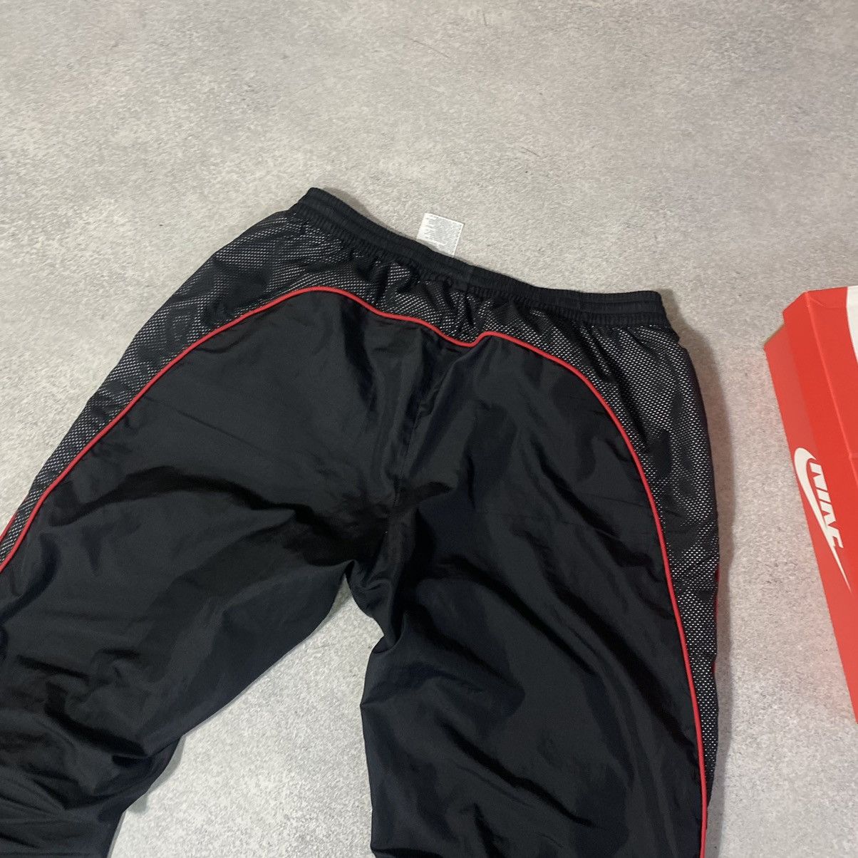 Nike Vintage nike track pants y2k sweatpants nylon Size US 34 / EU 50 - 17 Thumbnail