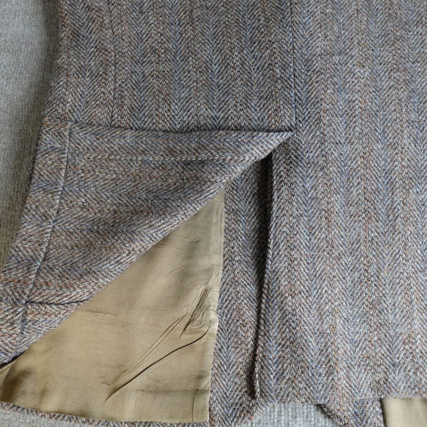 Harris Tweed VINTAGE Harris Tweed Sport Coat 42R Beige Herringbone Tweed Two-Button Blazer Mens Size 42R - 4 Thumbnail
