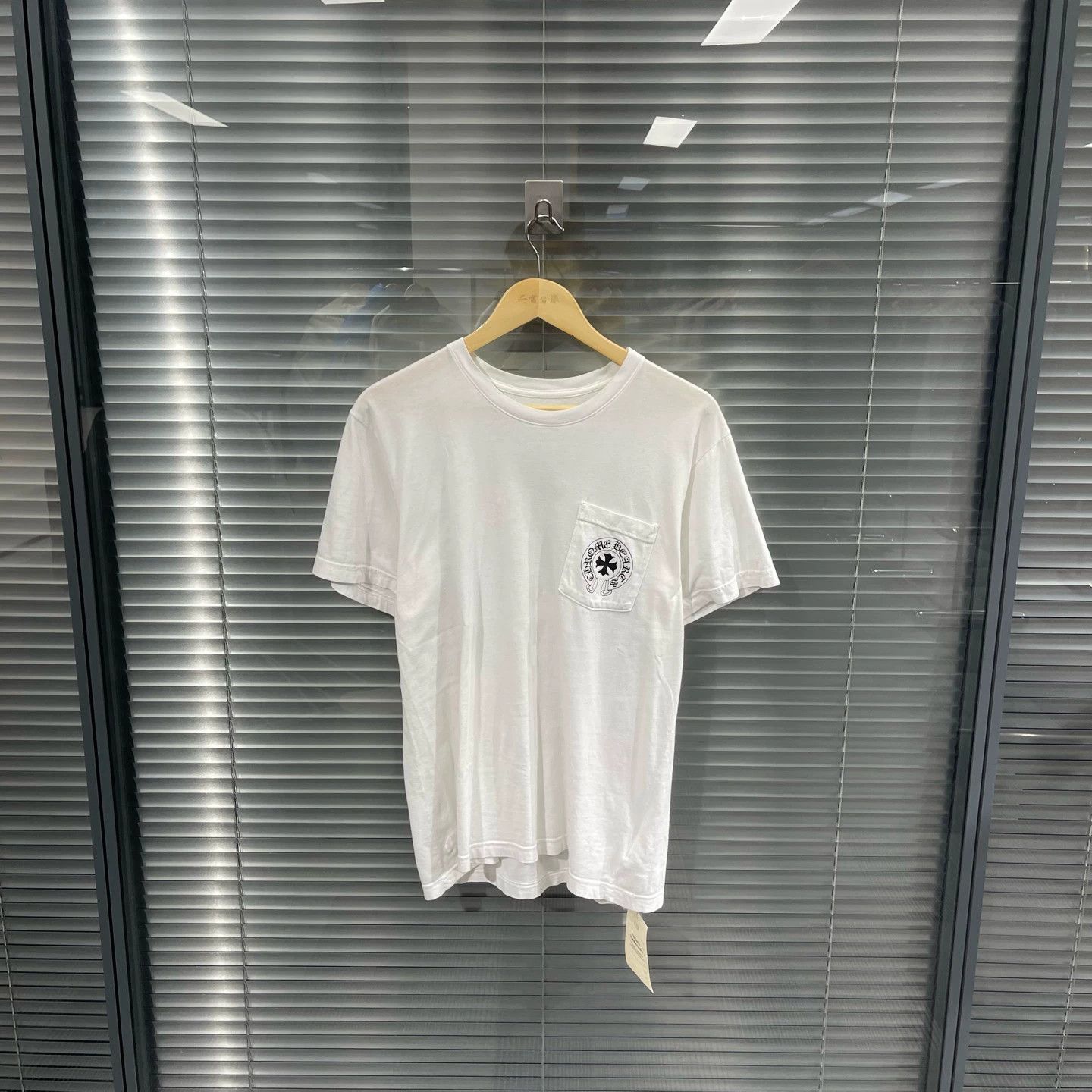 Chrome Hearts White Short-Sleeve Pocket T-Shirt Size S Size US S / EU 44-46 / 1 - 1 Thumbnail