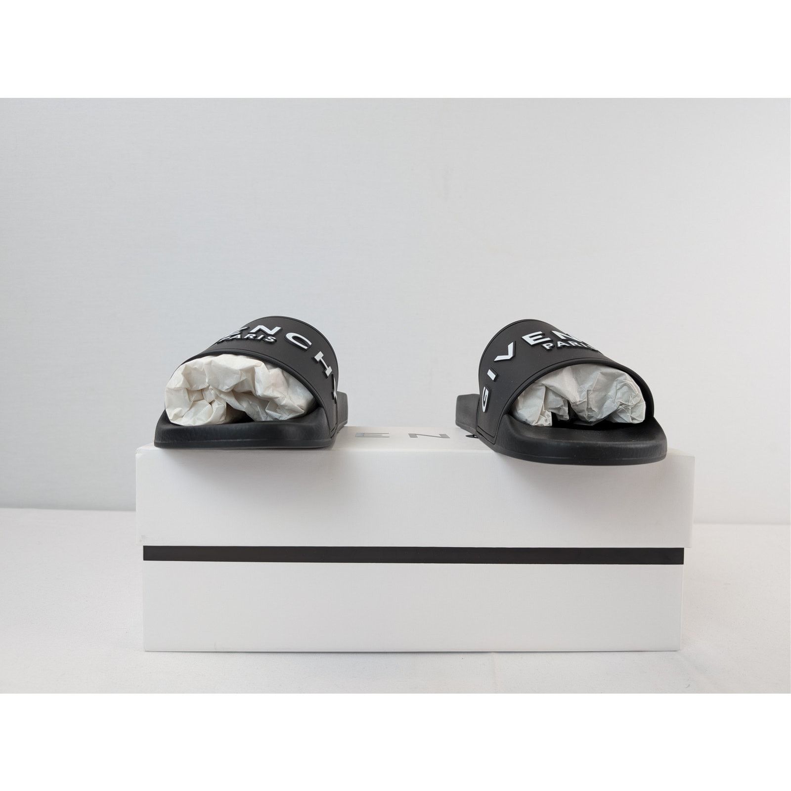 Givenchy o1rshd1 Slides Slippers Sandals in Black Size US 11 / EU 44 - 19 Thumbnail