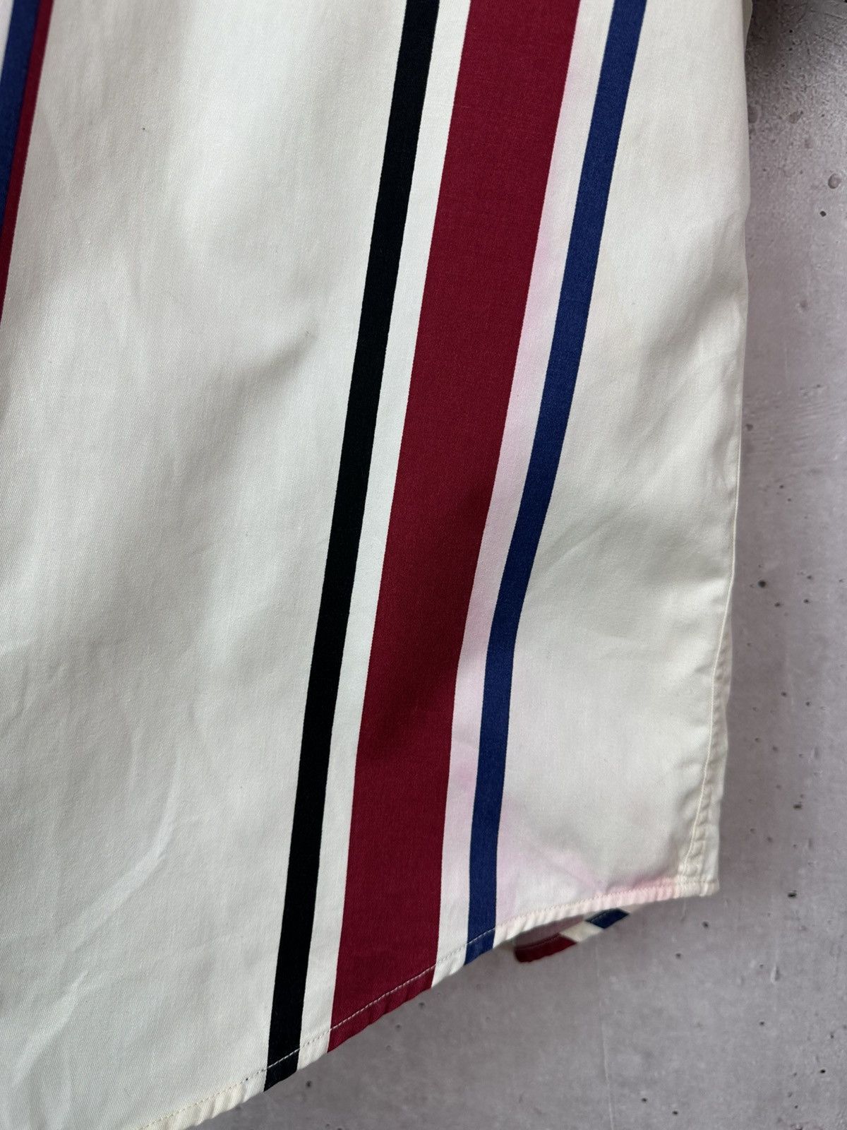 Tommy Hilfiger Vintage Tommy Hilfiger Stripped Logo Short Sleeve Shirt Size US XL / EU 56 / 4 - 9 Thumbnail