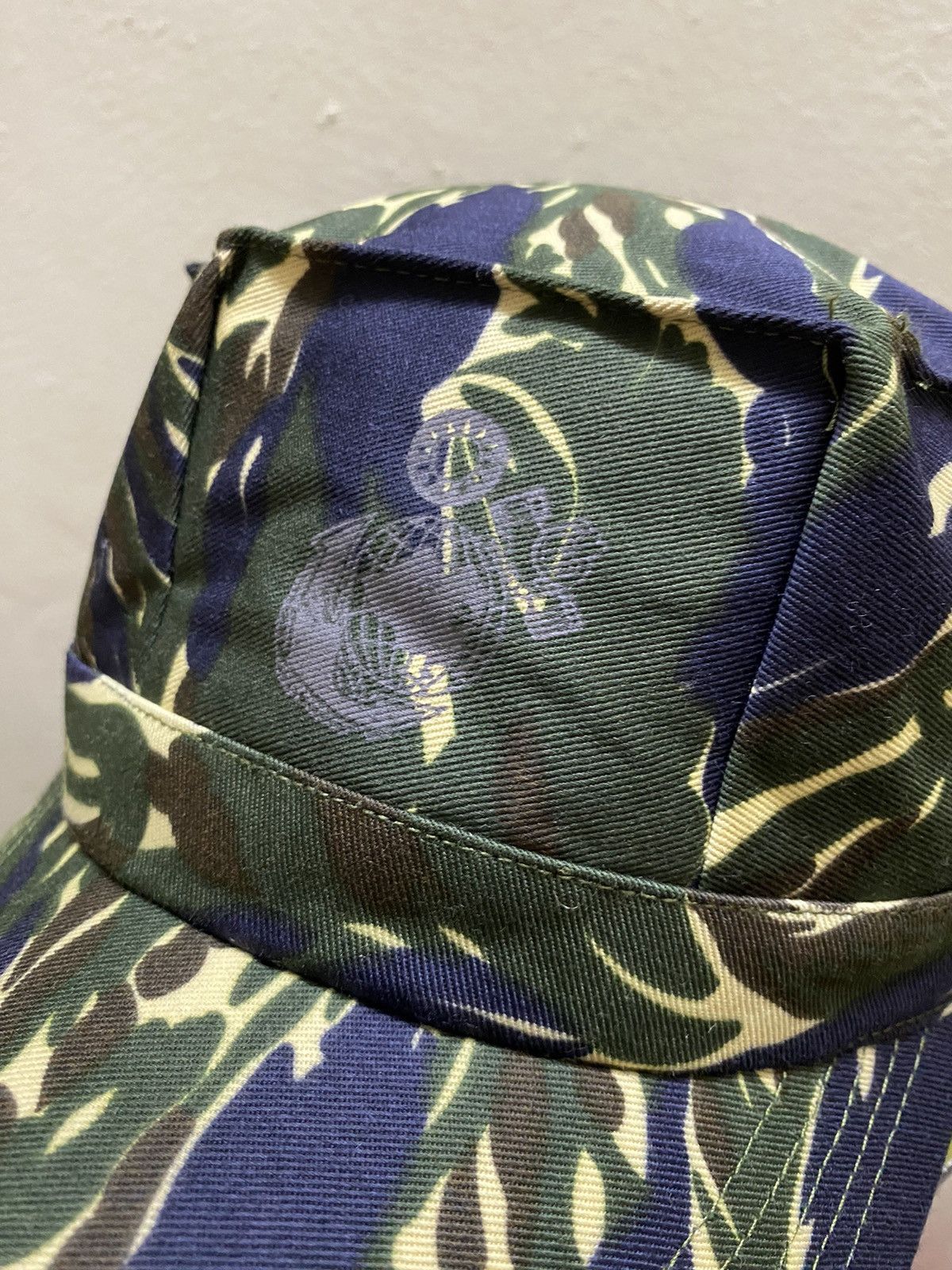 Vintage Vintage 8 point Military Cap in Camo Tiger Stripe Size ONE SIZE - 2 Thumbnail