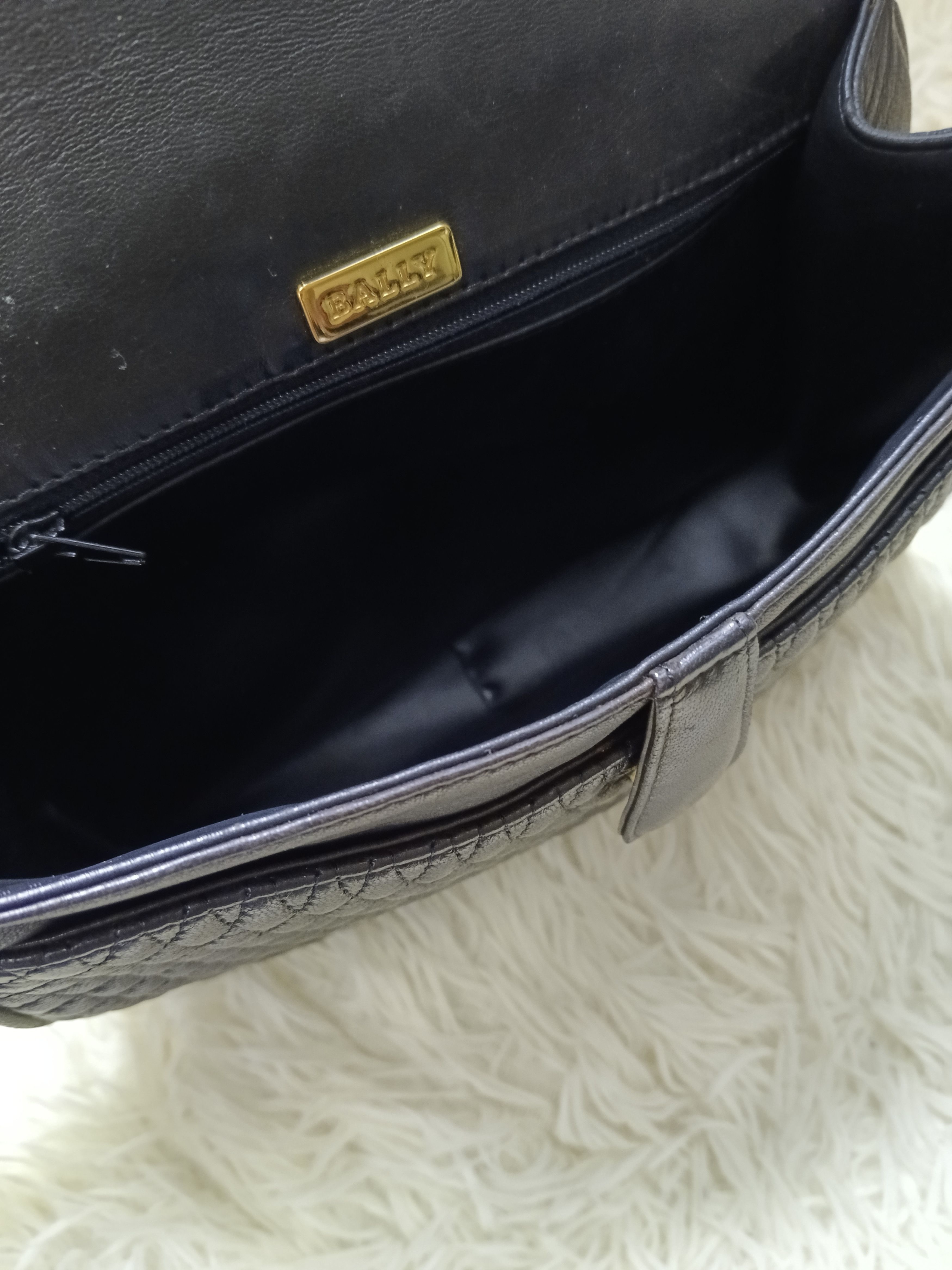 Bally BALLY Vintage Quilted Flap Bag with Gold Chain Strap Size ONE SIZE - 8 Thumbnail