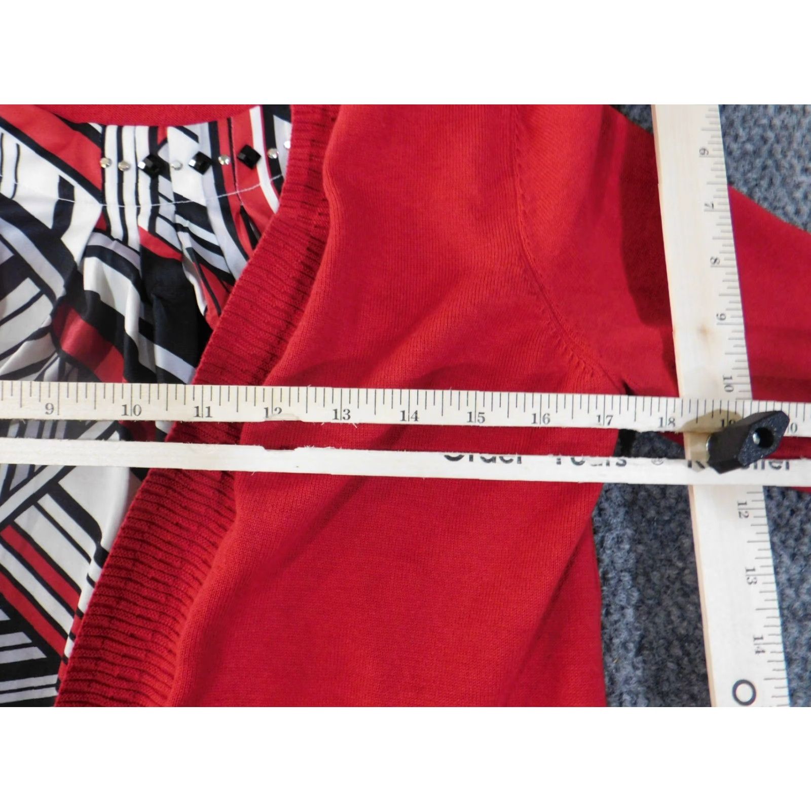Vintage Alfred Dunner Sweater Womens Regular Small Red Geometric Knit Crew Neck Raglan Sleeve Stretch Cotton Rayon Spandex Cardigan Vintage No N/A Size S / US 4 / IT 40 - 7 Thumbnail