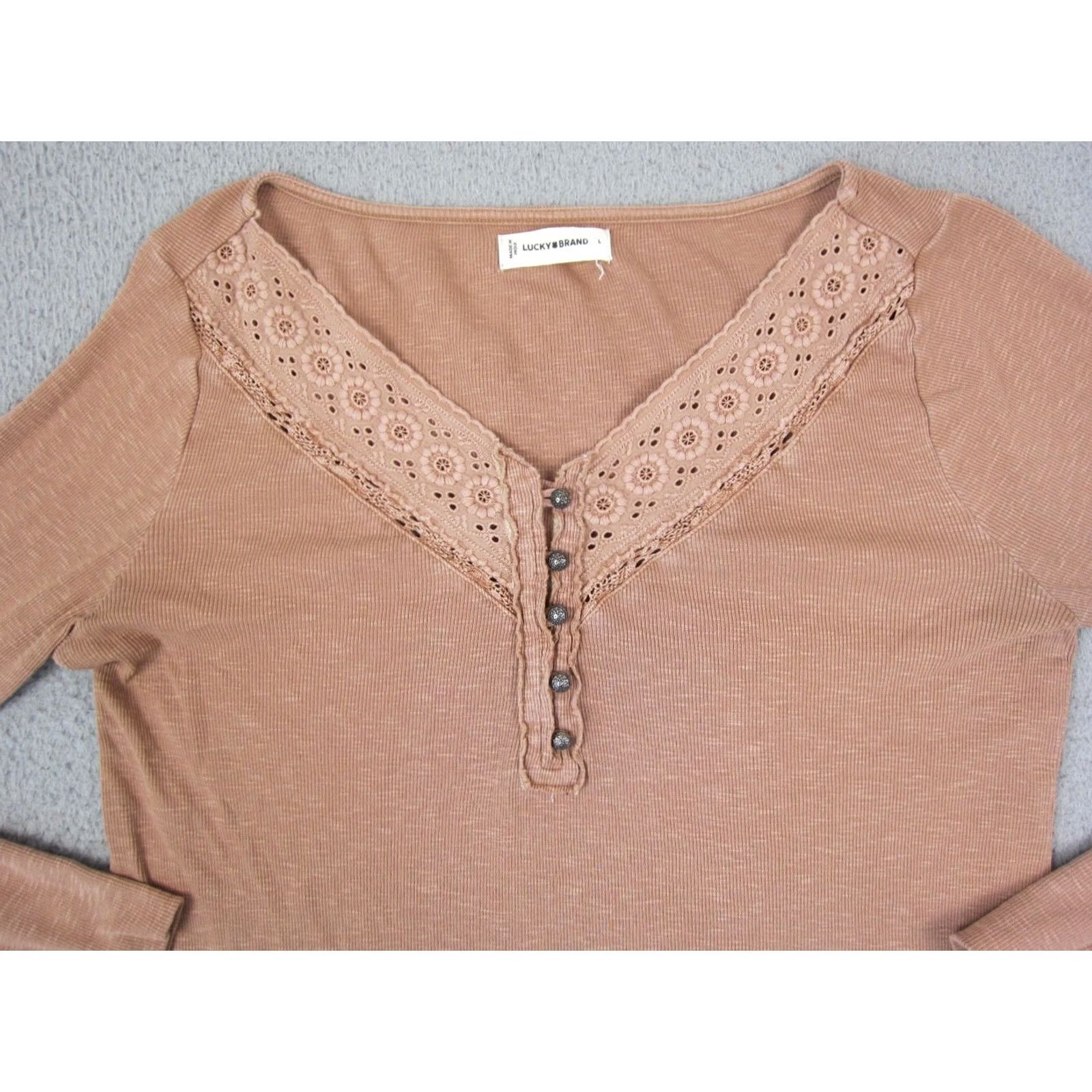 Lucky Brand Lucky Brand Shirt Womens Large Brown V-Neck Henley Lace Trim Top Size L / US 10 / IT 46 - 2 Thumbnail