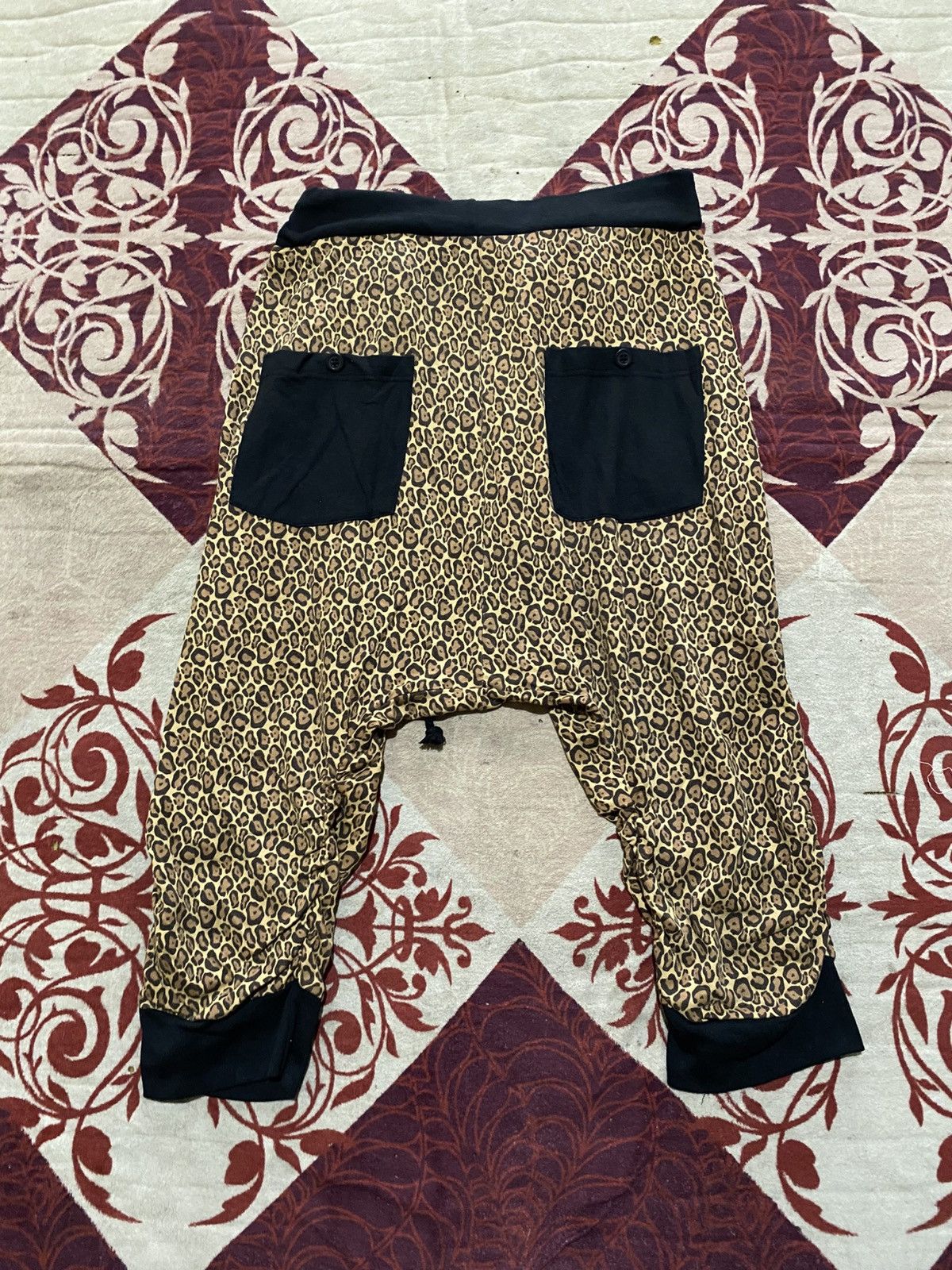 Japanese Brand 2000s Slippin And Slidin Drop Crotch Leopard Pants Size US 33 - 10 Thumbnail
