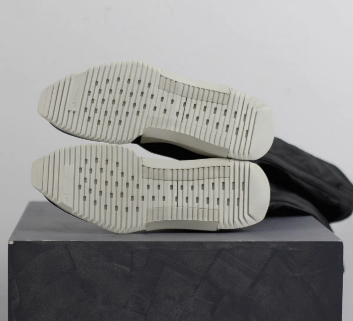Rick Owens Rick Owens x Adidas Collaboration Tank Runner Sneakers Size US 8 / EU 41 - 6 Thumbnail