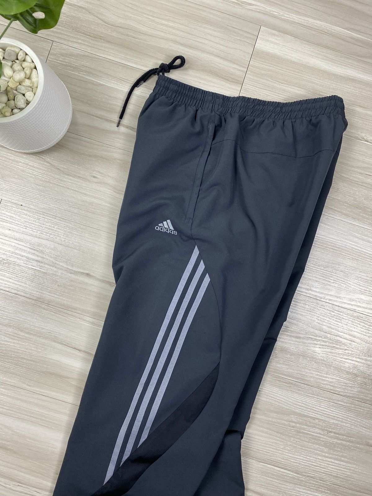 Adidas Adidas Nylon Y2K Vintage Track Pants Drill Track Size US 32 / EU 48 - 4 Thumbnail