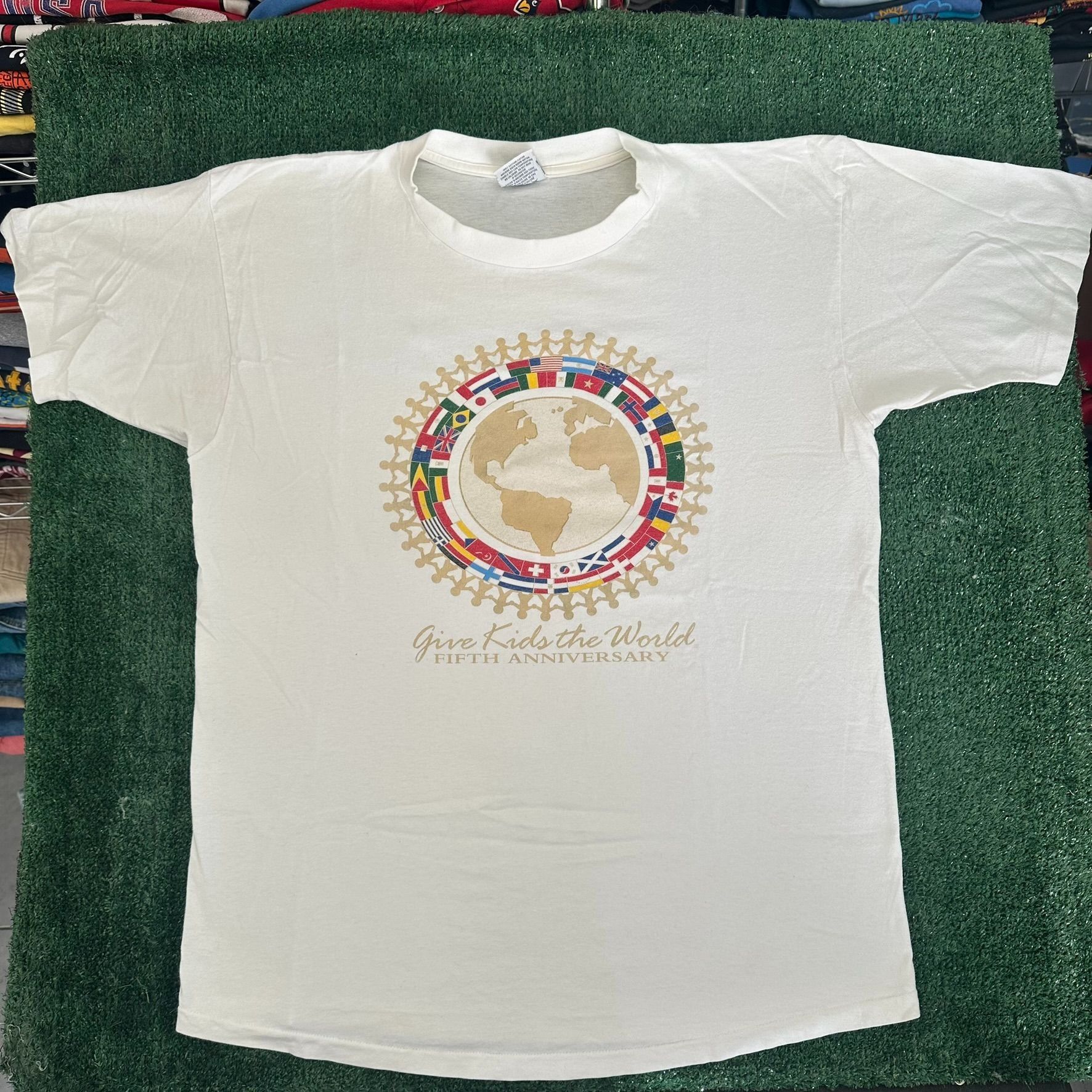 Gildan Vintage 90s World Flags Globe T-Shirt Single Stitch Tee Size US XL / EU 56 / 4 - 1 Thumbnail