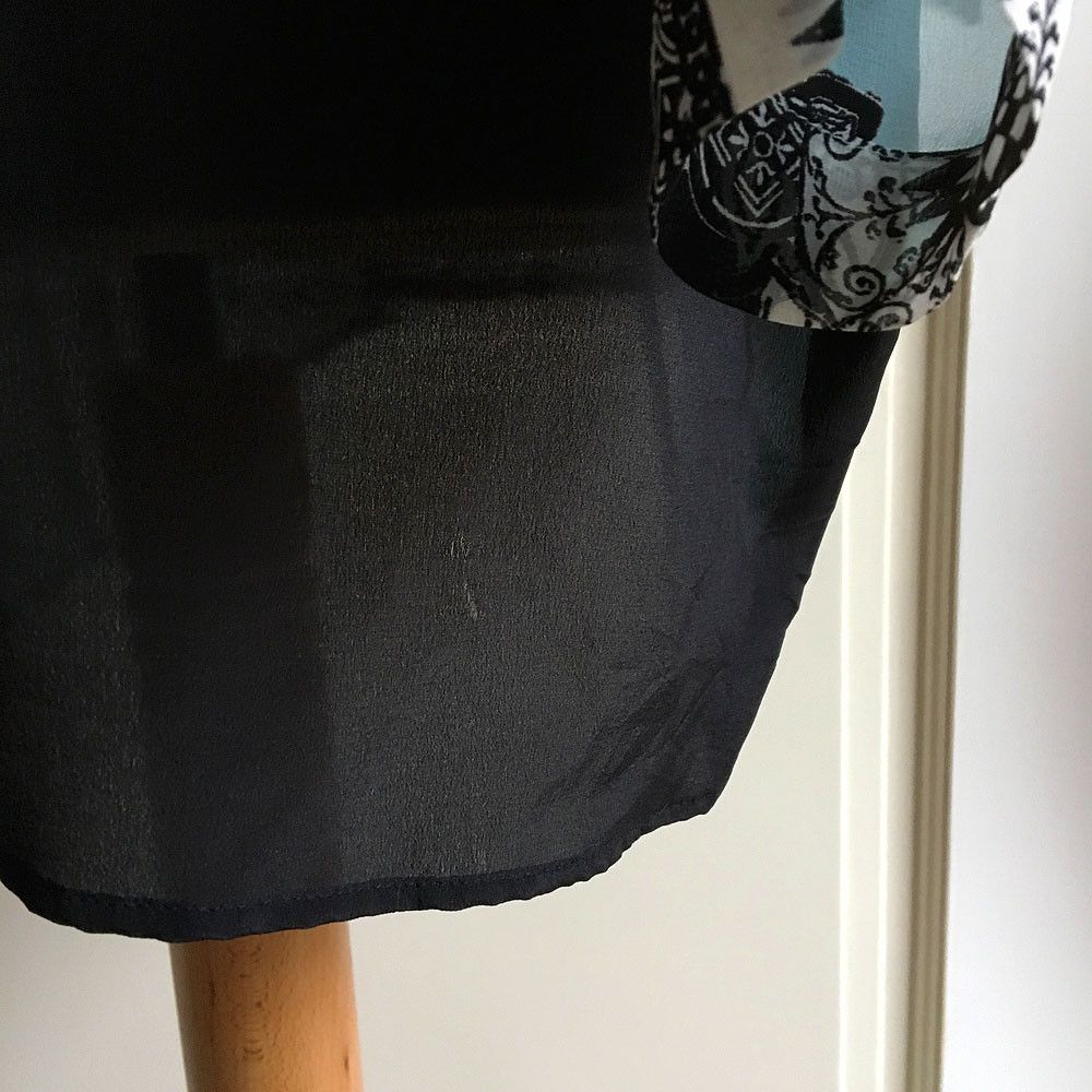 Roberto Cavalli Roberto Cavalli Blue/Black/White Silk Print Lace-Up Top Size ONE SIZE - 9 Thumbnail