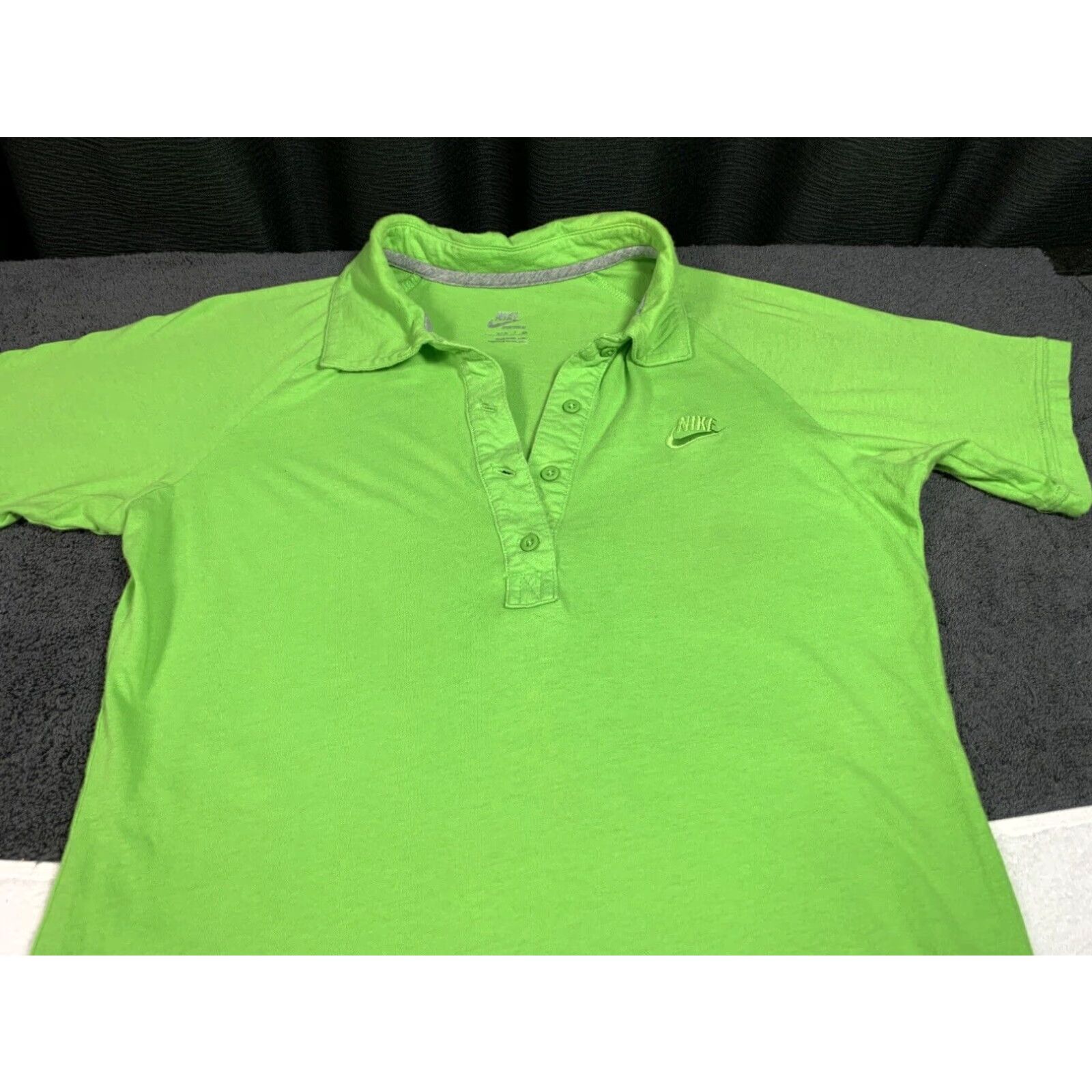Nike Nike Womens Sportswear Polo Shirt Green Small Extra Large XL Size S / US 4 / IT 40 - 2 Thumbnail