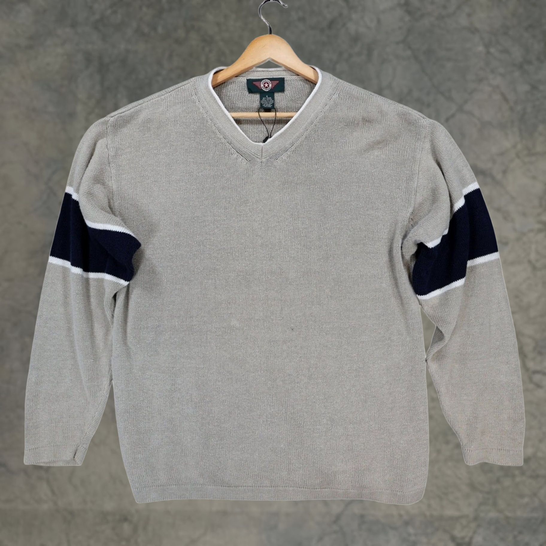 Vintage VINTAGE American Outpost Sweater Mens S Beige V-Neck Striped Sleeves Size US S / EU 44-46 / 1 - 1 Thumbnail