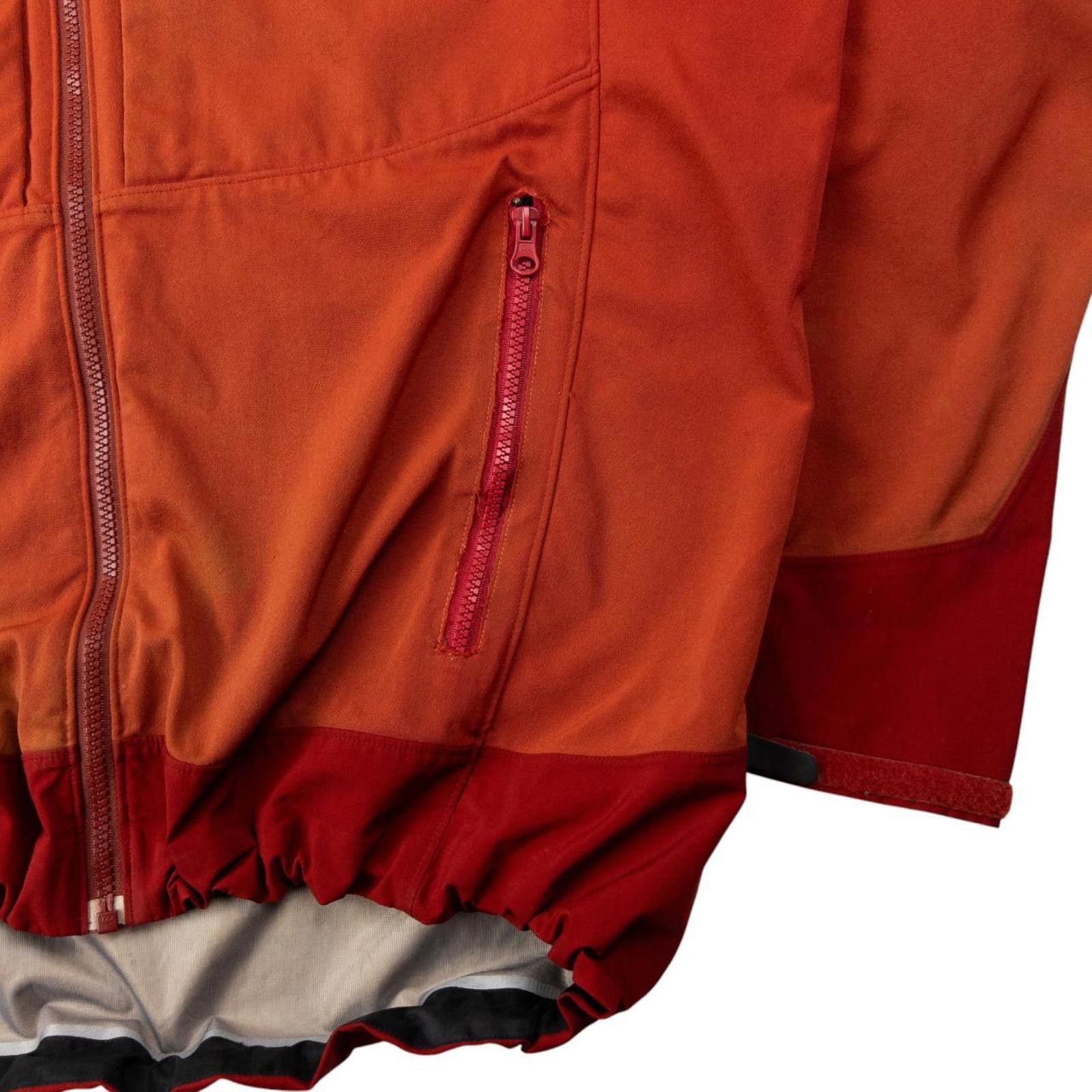 Arc'teryx Vintage Arcteryx Soft Shell Waterproof Jacket Size L Size US L / EU 52-54 / 3 - 6 Thumbnail