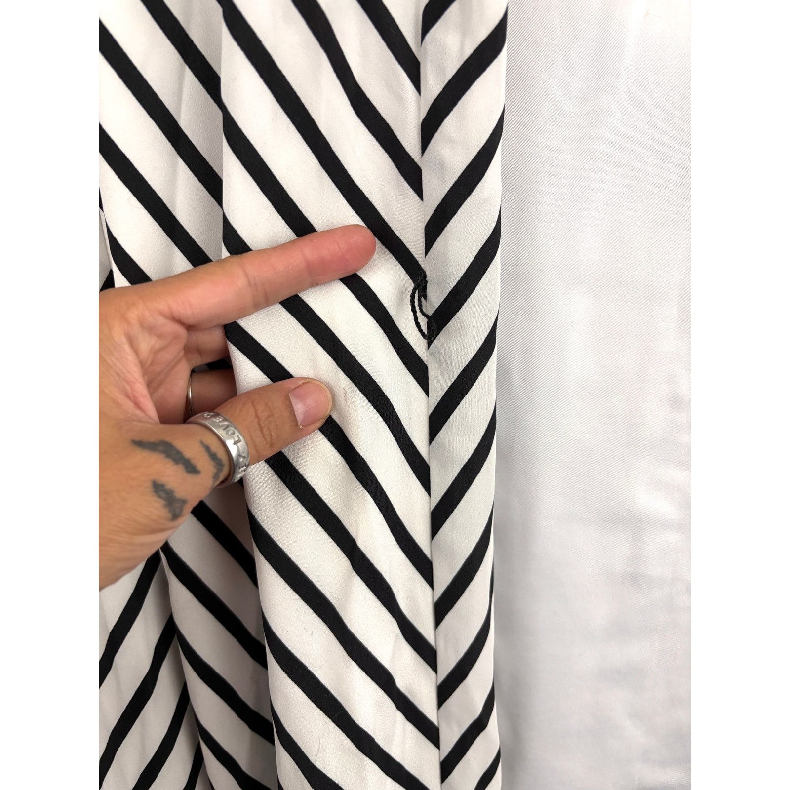 Ann Taylor Ann Taylor Stripe Halter Sleeveless Chevron Maxi Dress 8T Size M / US 6-8 / IT 42-44 - 9 Thumbnail