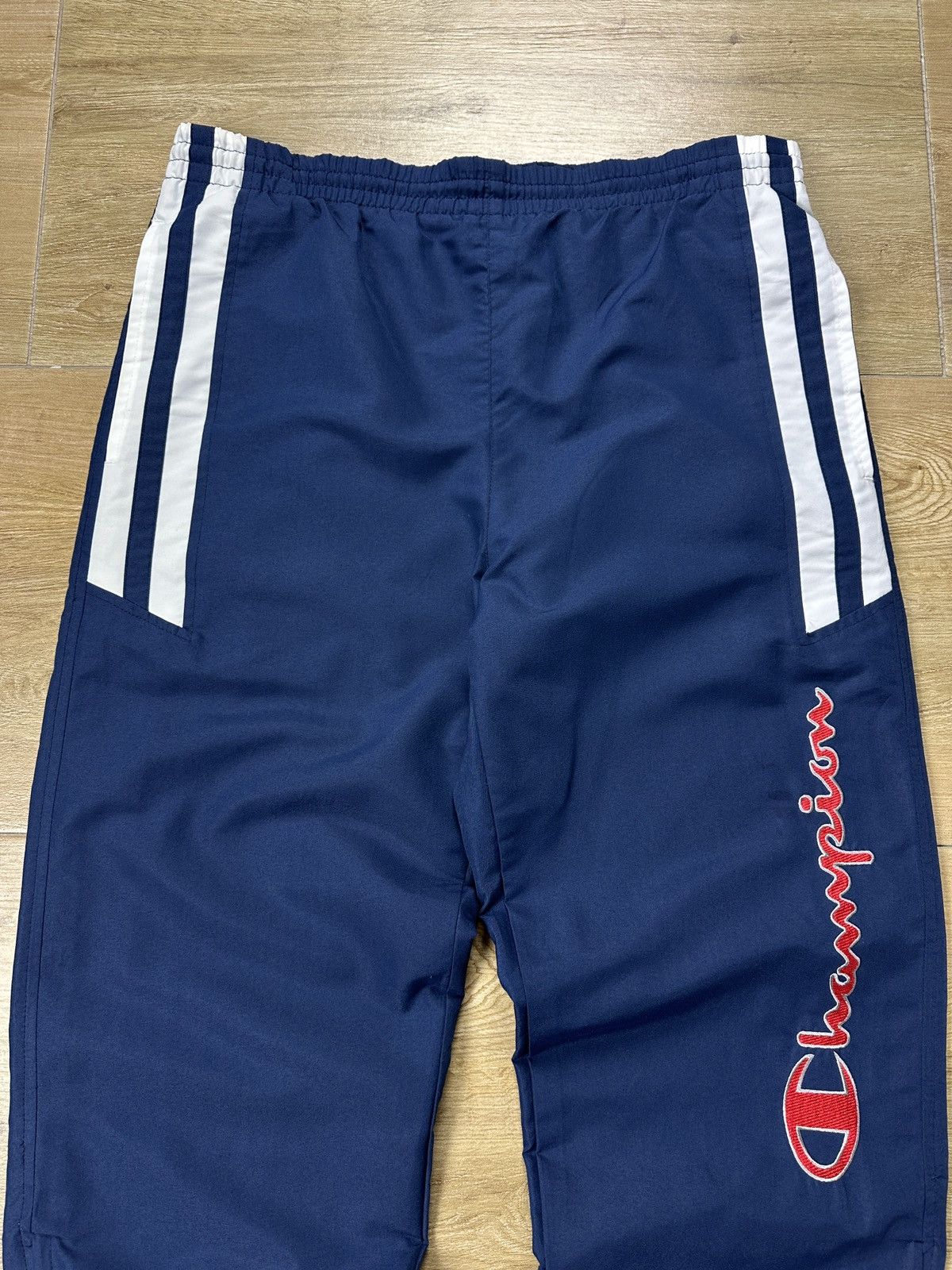 Champion × Vintage Vintage Champion USA Nylon Track Pants Big Logo Size US 30 / EU 46 - 2 Thumbnail