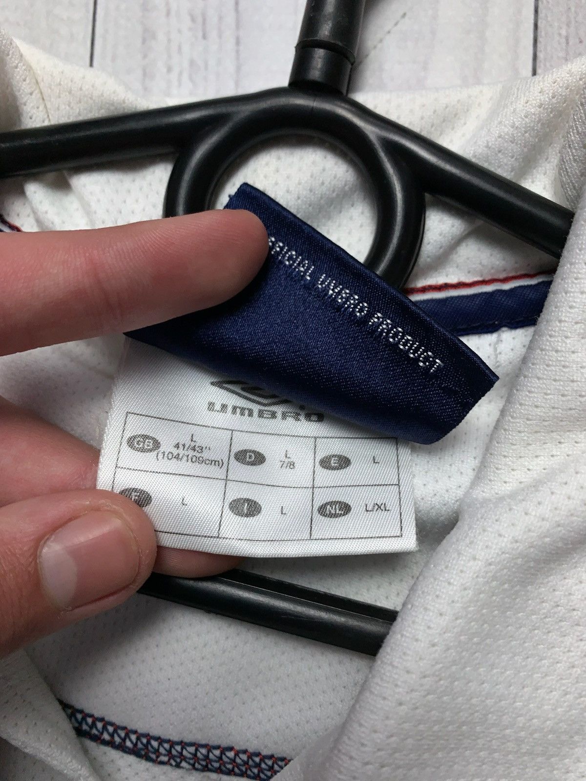 Umbro × Vintage Vintage England Umbro soccer Shirt very rare size L Size US L / EU 52-54 / 3 - 6 Thumbnail