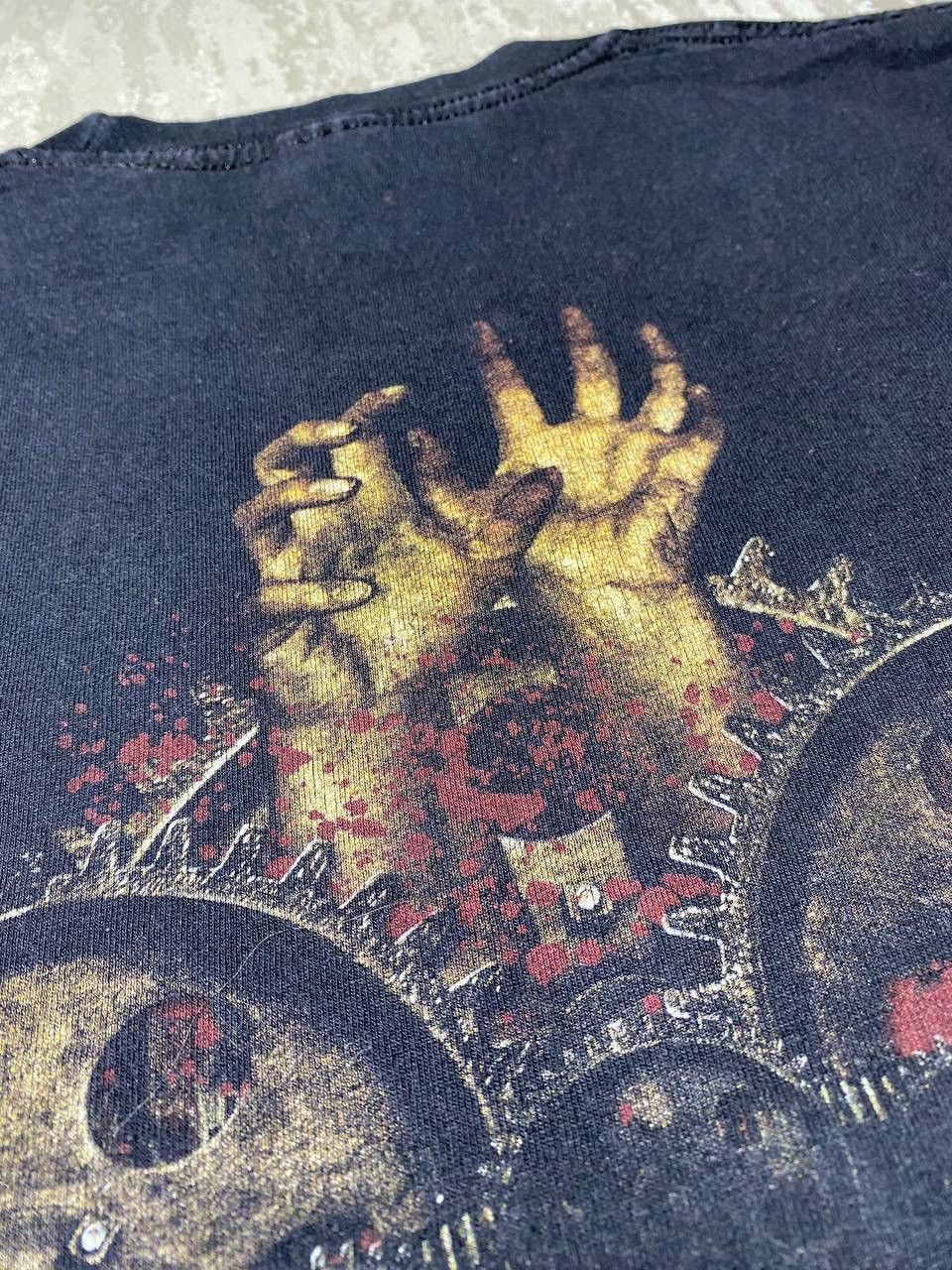 Band Tees × Vintage Vintage Y2K Six Feet Under Skulls hands Horror Tee Size US M / EU 48-50 / 2 - 16 Thumbnail
