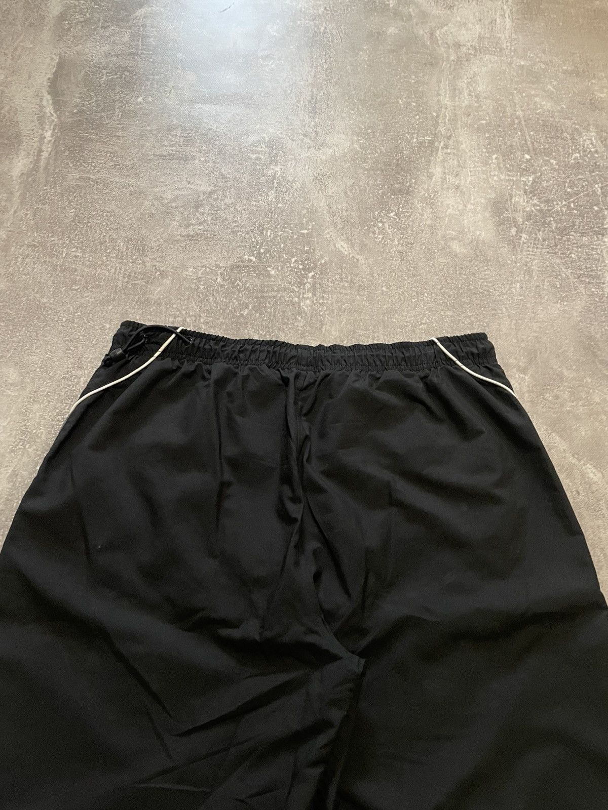 Nike × Vintage Vintage Nike Black Nylon Parachute Shorts Y2K Size M Size US 32 / EU 48 - 14 Thumbnail