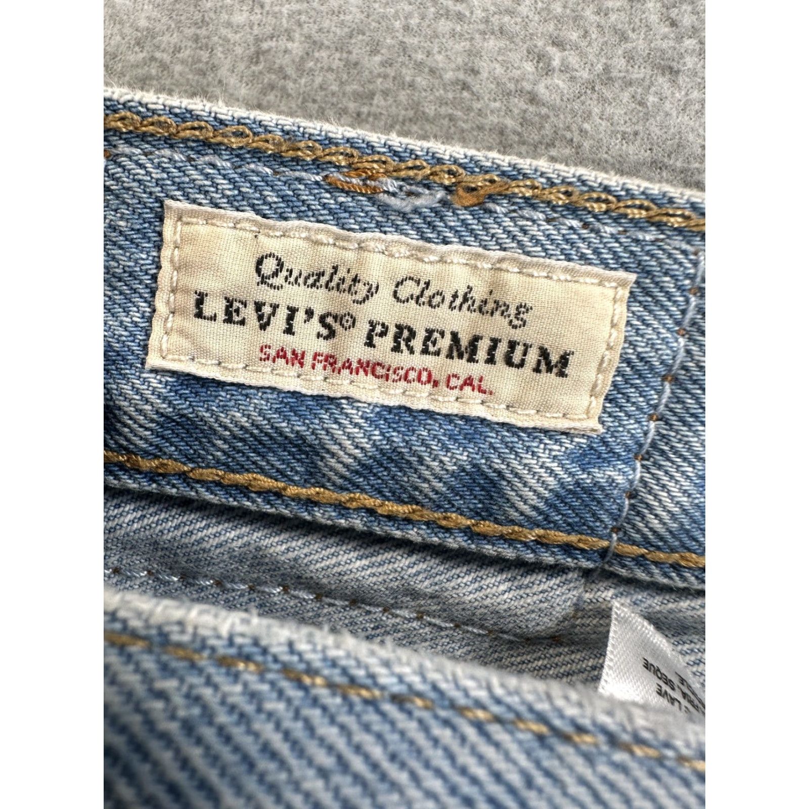 Levi's Levi's Premium Middy Straight Jeans Womens 32 Light Wash Distressed Cotton Denim Jeans Size 24" / US 00 / IT 34 - 4 Thumbnail