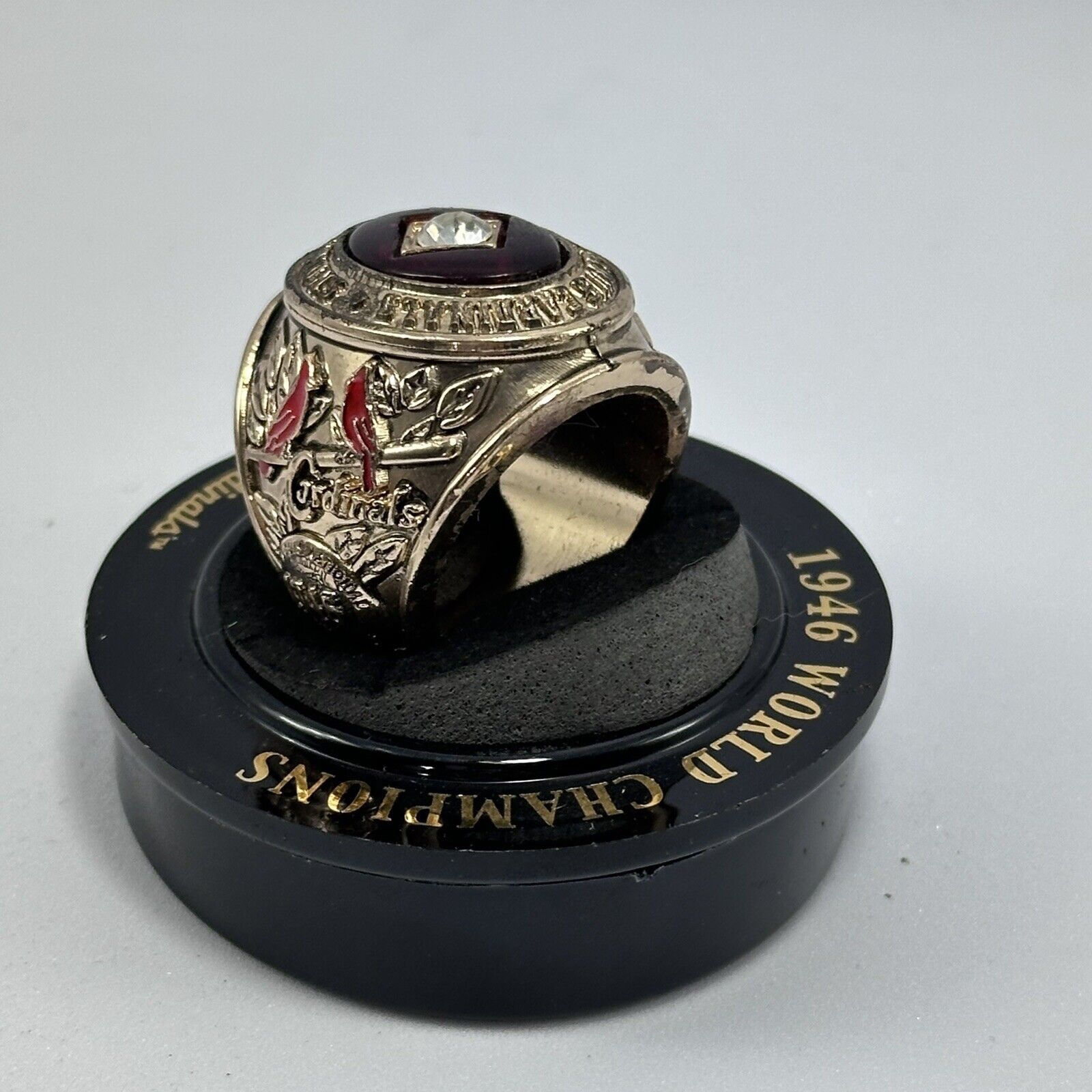 MLB St. Louis Cardinals Replica Ring 1946 World Champions Gold Size ONE SIZE - 4 Thumbnail