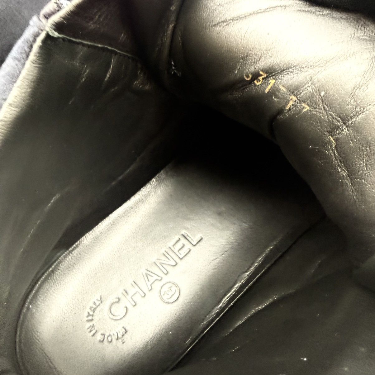 Chanel Chanel High-Top Sneakers in Navy Lamdskin Size US 11 / EU 44 - 11 Thumbnail