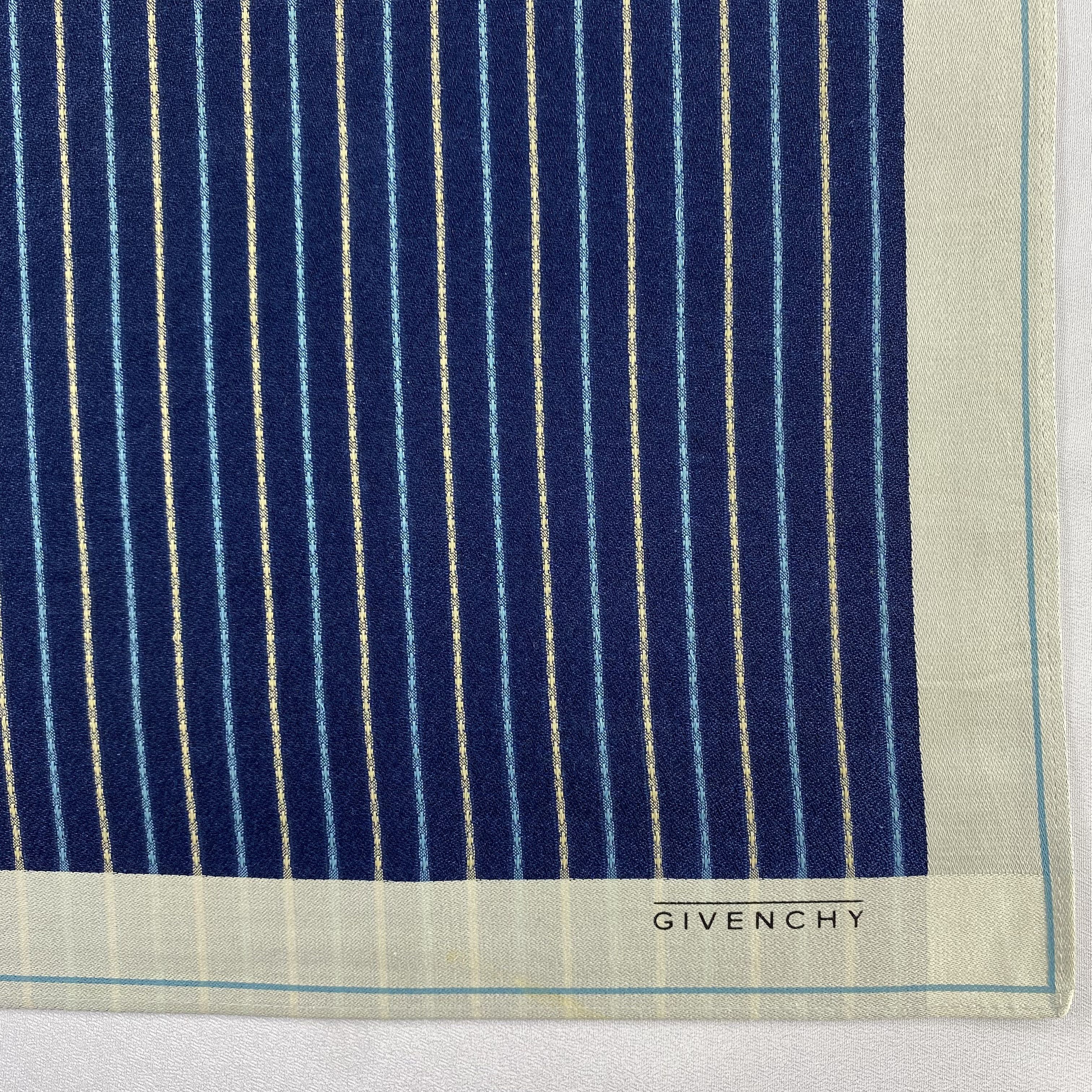 Vintage Givenchy Bandana/ Handkerchief / Neckerchief-P1340 Size ONE SIZE - 3 Thumbnail