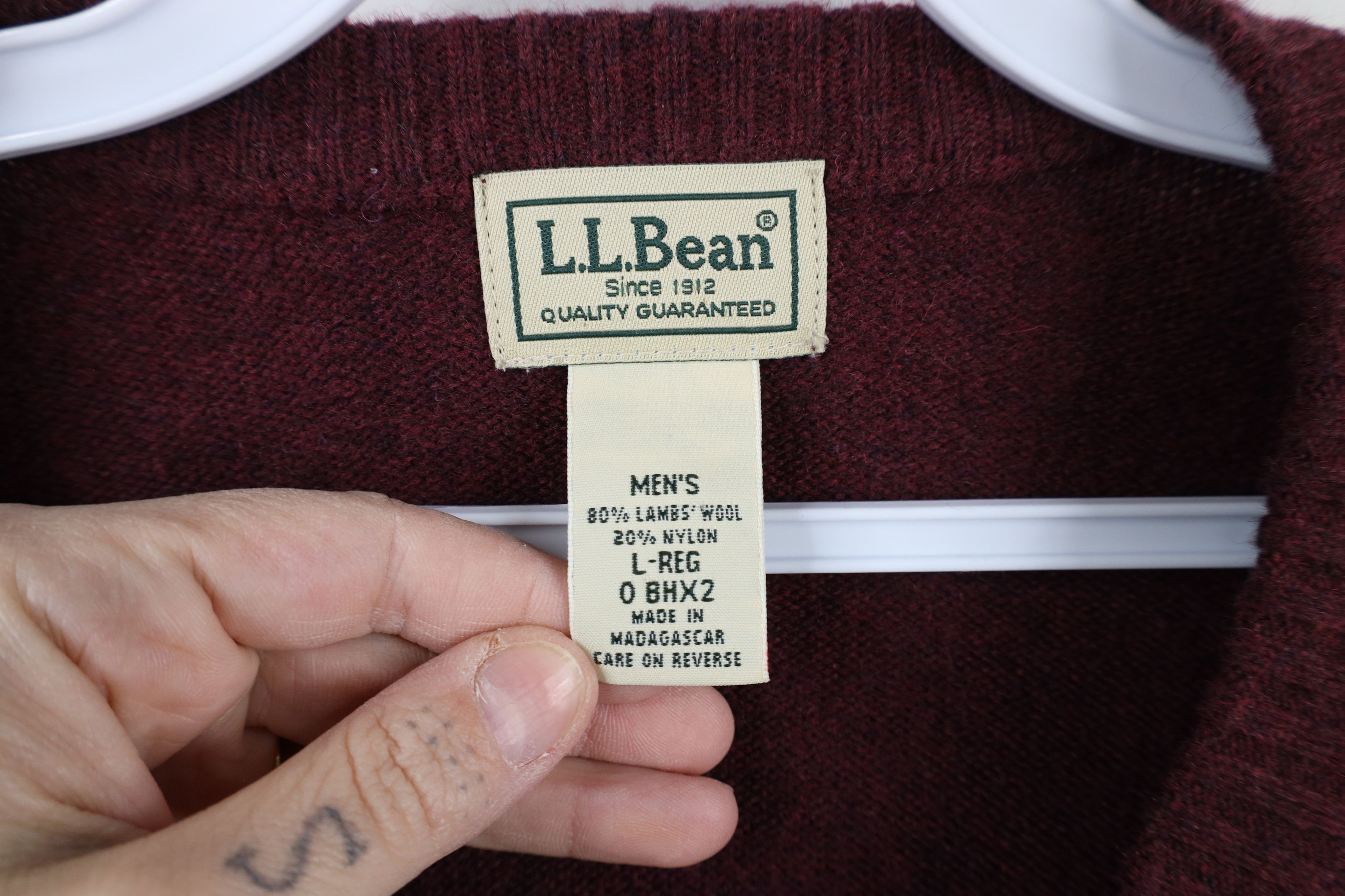 L.L. Bean × Vintage Vintage 90s LL Bean Lambswool Blend Knit V-Neck Sweater Red Size US L / EU 52-54 / 3 - 6 Thumbnail