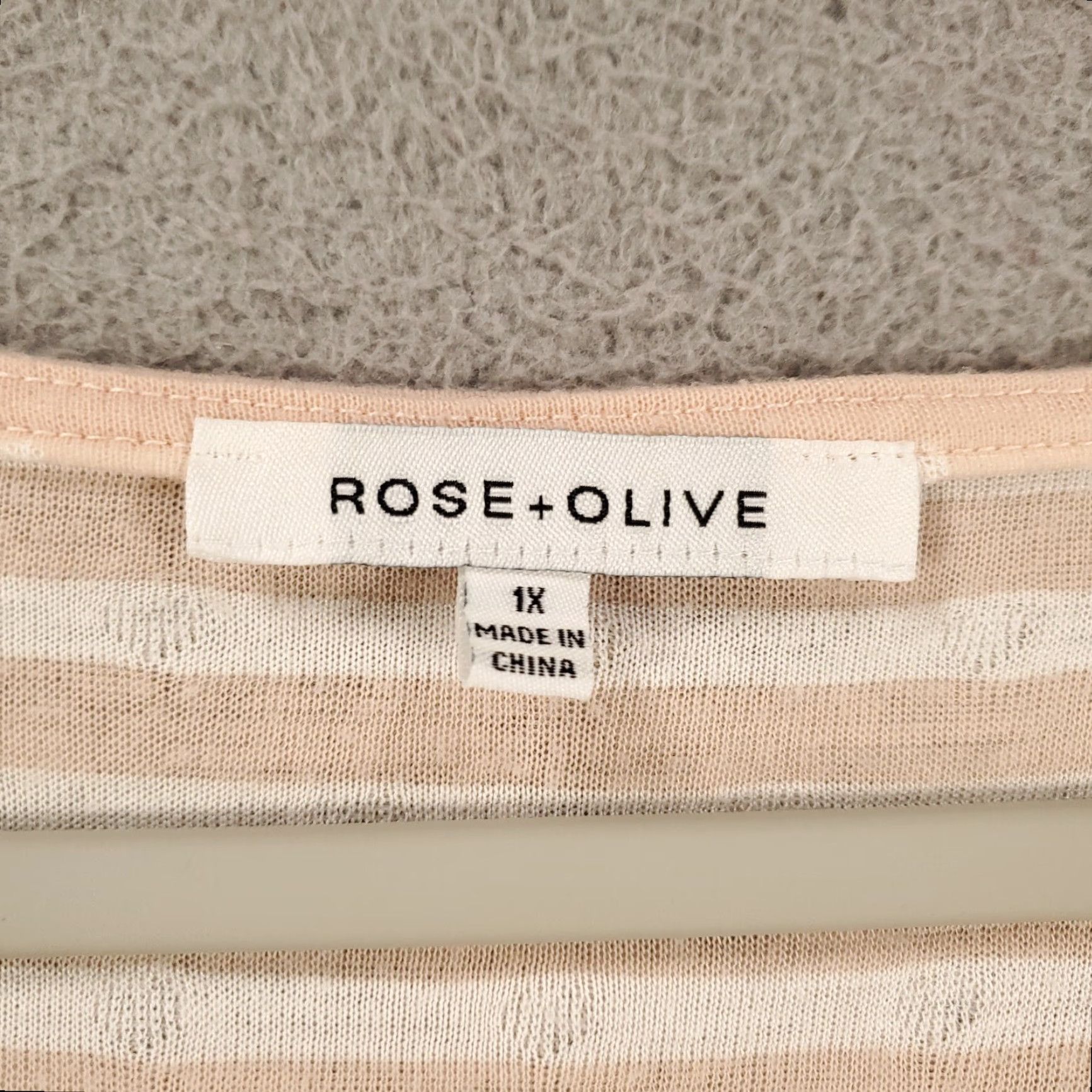 Vintage Rose And Olive Blouse Rose And Olive Top 1X Size 1X Peach Hearts Allover Ruffled Flutter Sleeves Size XL / US 12-14 / IT 48-50 - 3 Thumbnail