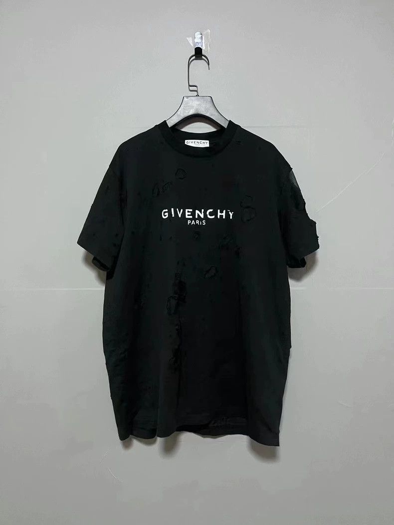 Givenchy Givenchy Black large destroyed letter logo short-sleeve XS Size US XS / EU 42 / 0 - 1 Thumbnail