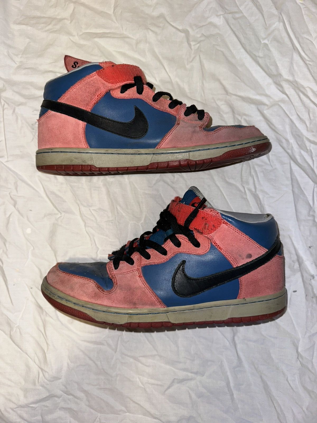 Nike 2008 nike dunk mid spiderman Size US 11.5 / EU 44-45 - 1 Thumbnail