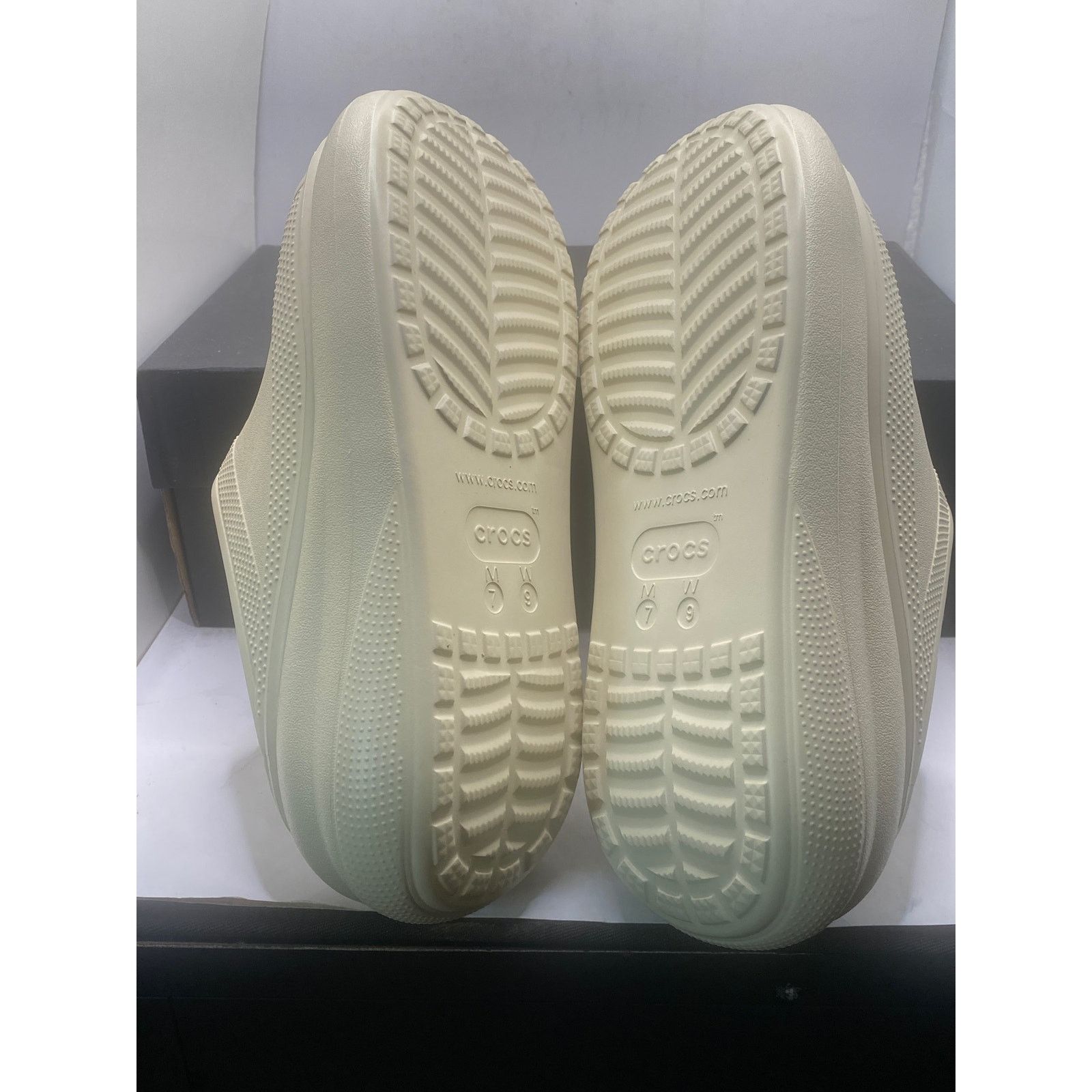 Crocs Crocs Crush Slide Bone Ivory Slip On 208731-2Y2 m7/w9 Size US 9 / IT 39 - 6 Thumbnail