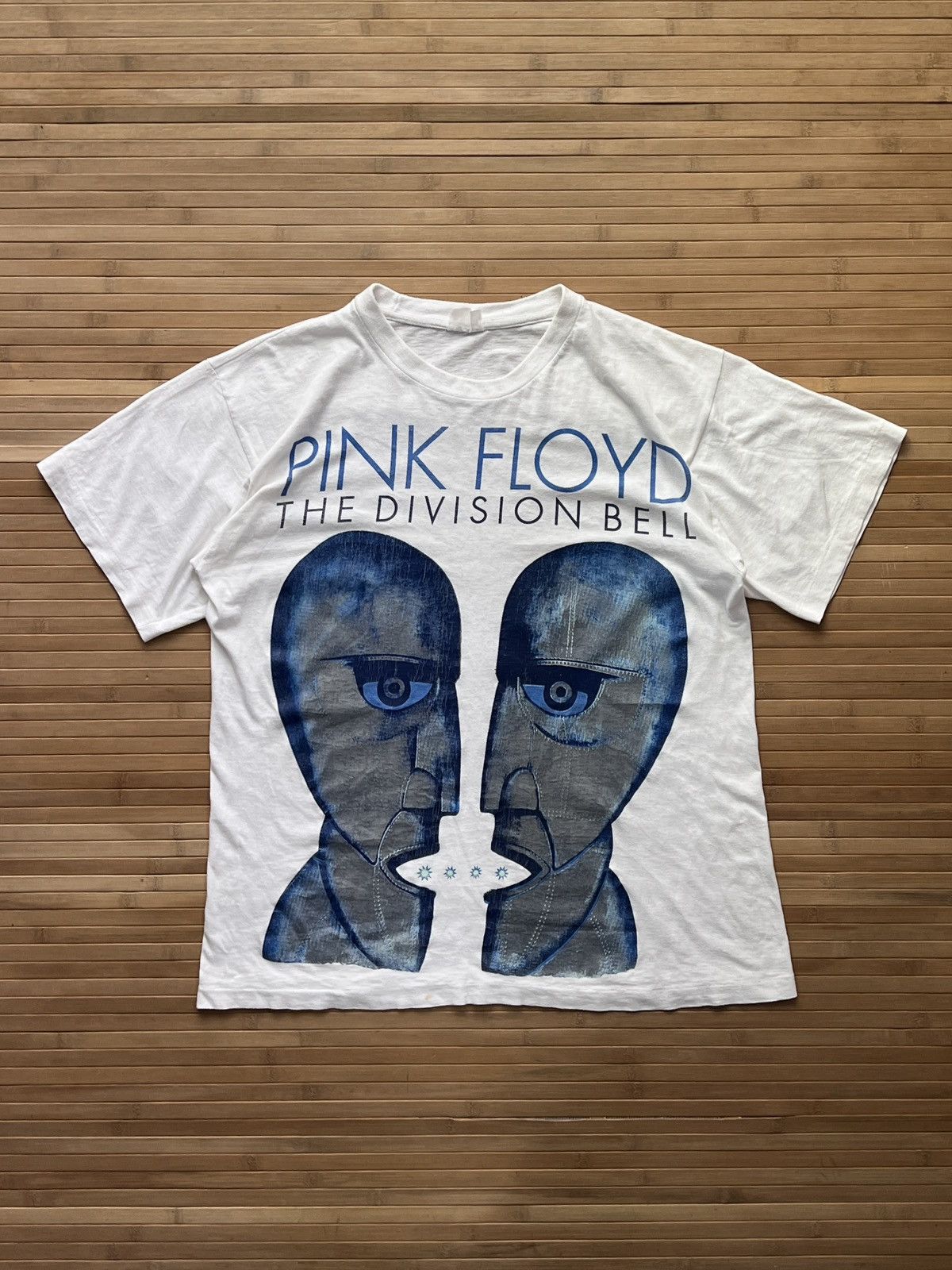 Vintage Pink Floyd the division Bell 90s Tshirt Size US L / EU 52-54 / 3 - 1 Thumbnail