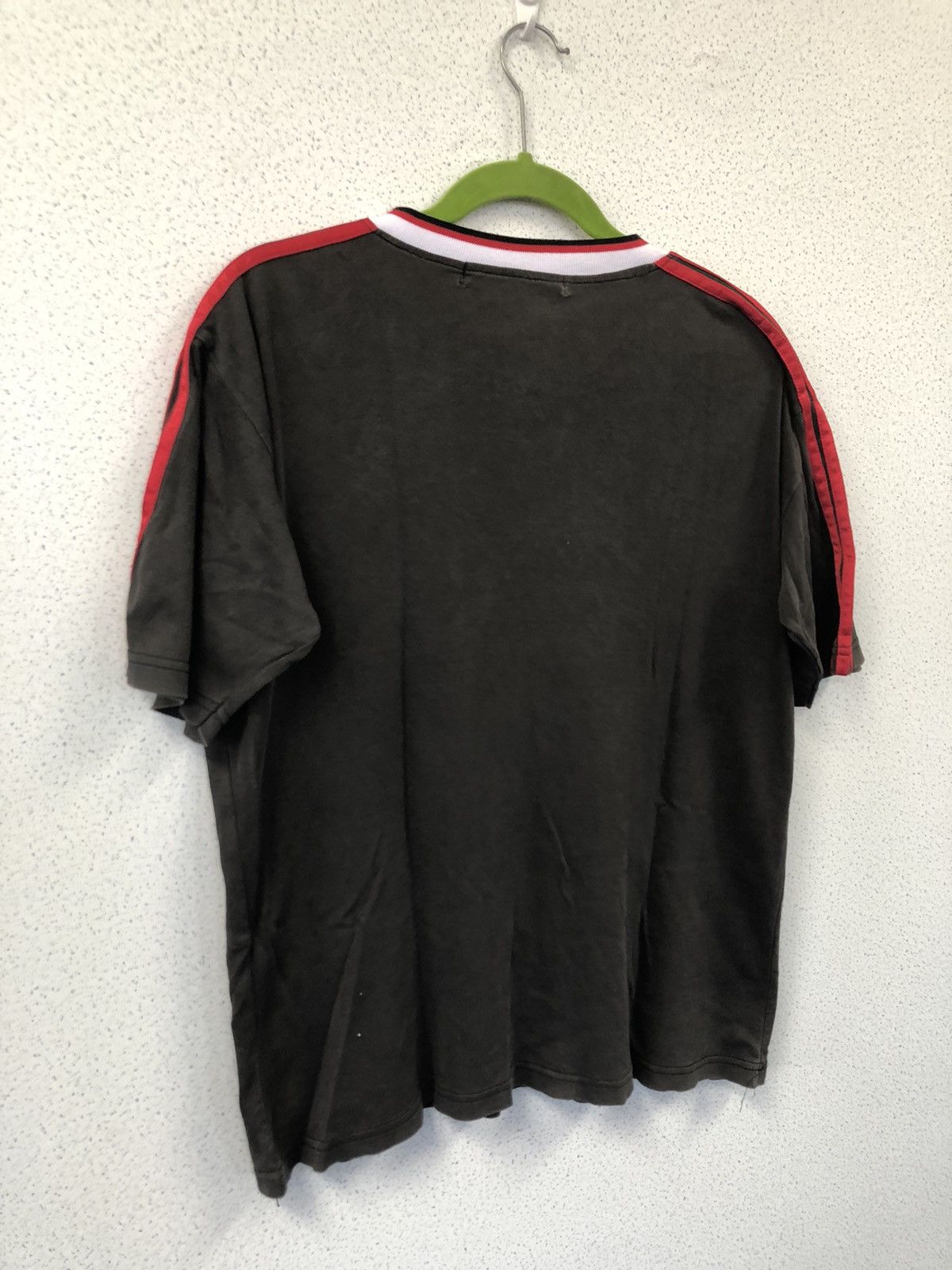 Adidas Adidas Liverpool Vintage TShirt Size US M / EU 48-50 / 2 - 7 Thumbnail