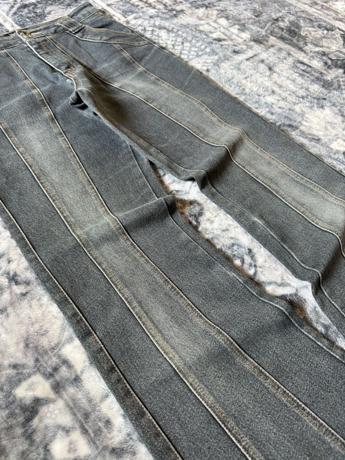 If Six Was Nine Full Heart Japan Tribal Paneled Faded Wash Flared Jeans Size US 27 - 8 Thumbnail