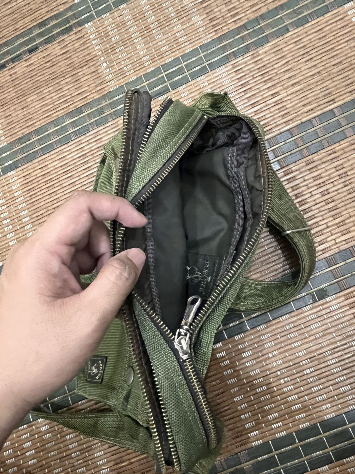 Porter Porter International Stain & Worn Messenger Bag Size ONE SIZE - 9 Thumbnail