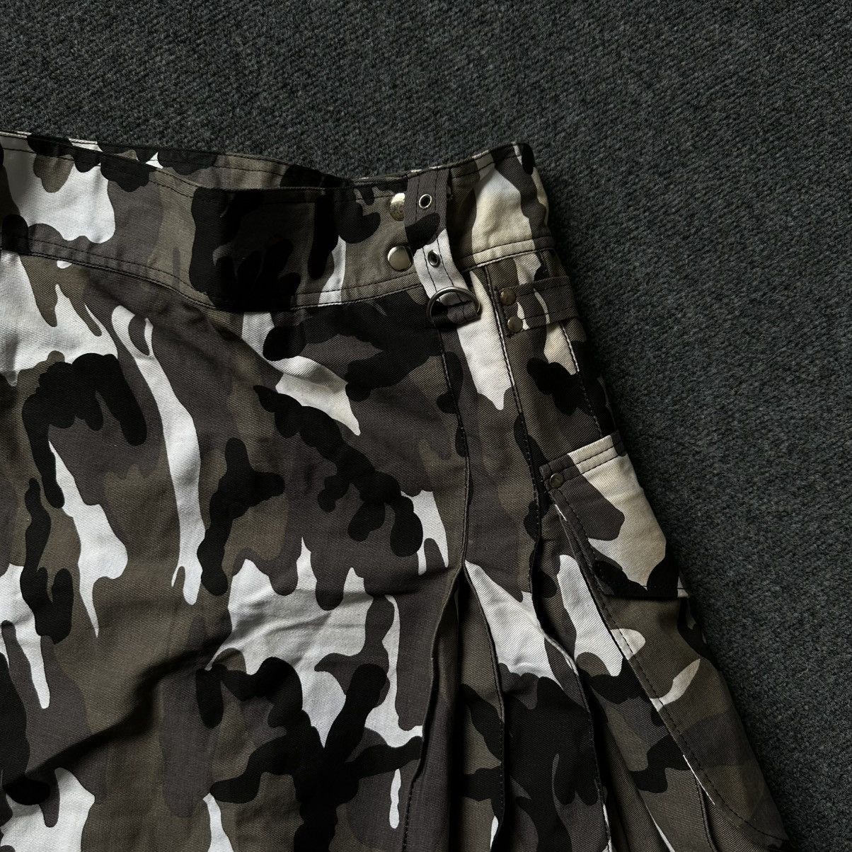 Le Grande Bleu (L.G.B.) VTG Women’s Midi Skirt Camo Military Pop Punk Gothic Size 32" / US 10 / IT 46 - 10 Thumbnail