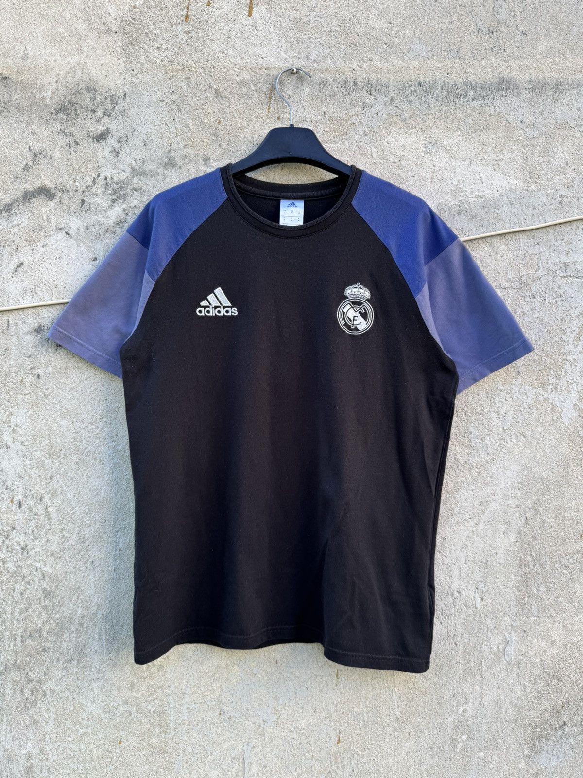 Adidas Real Madrid Training Fan Jersey Black Tee Soccer Football Size US M / EU 48-50 / 2 - 2 Thumbnail