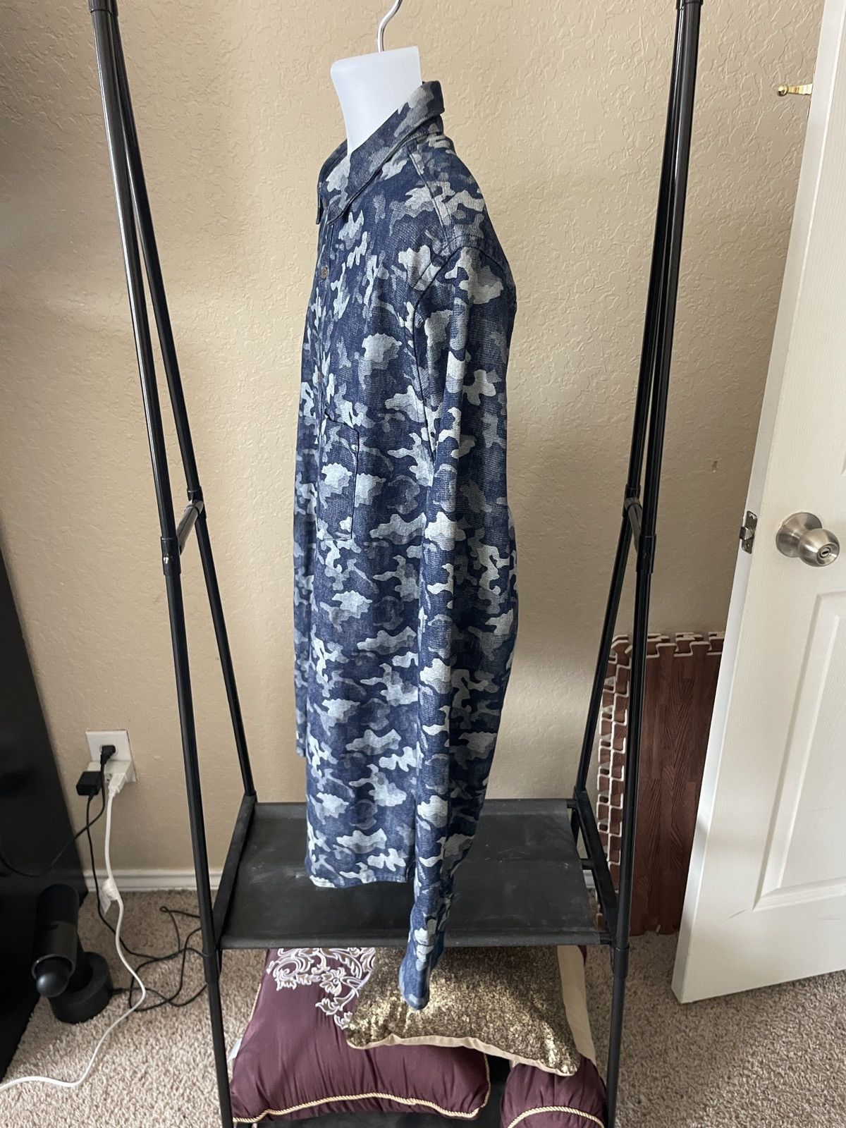 Zanerobe Denim Camo Exaggerated length button front shirt Size US XL / EU 56 / 4 - 4 Thumbnail