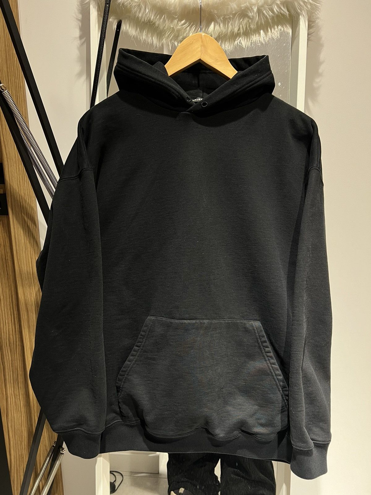 Balenciaga 🚨Balenciaga black Hoodie logo-print Size US M / EU 48-50 / 2 - 2 Thumbnail