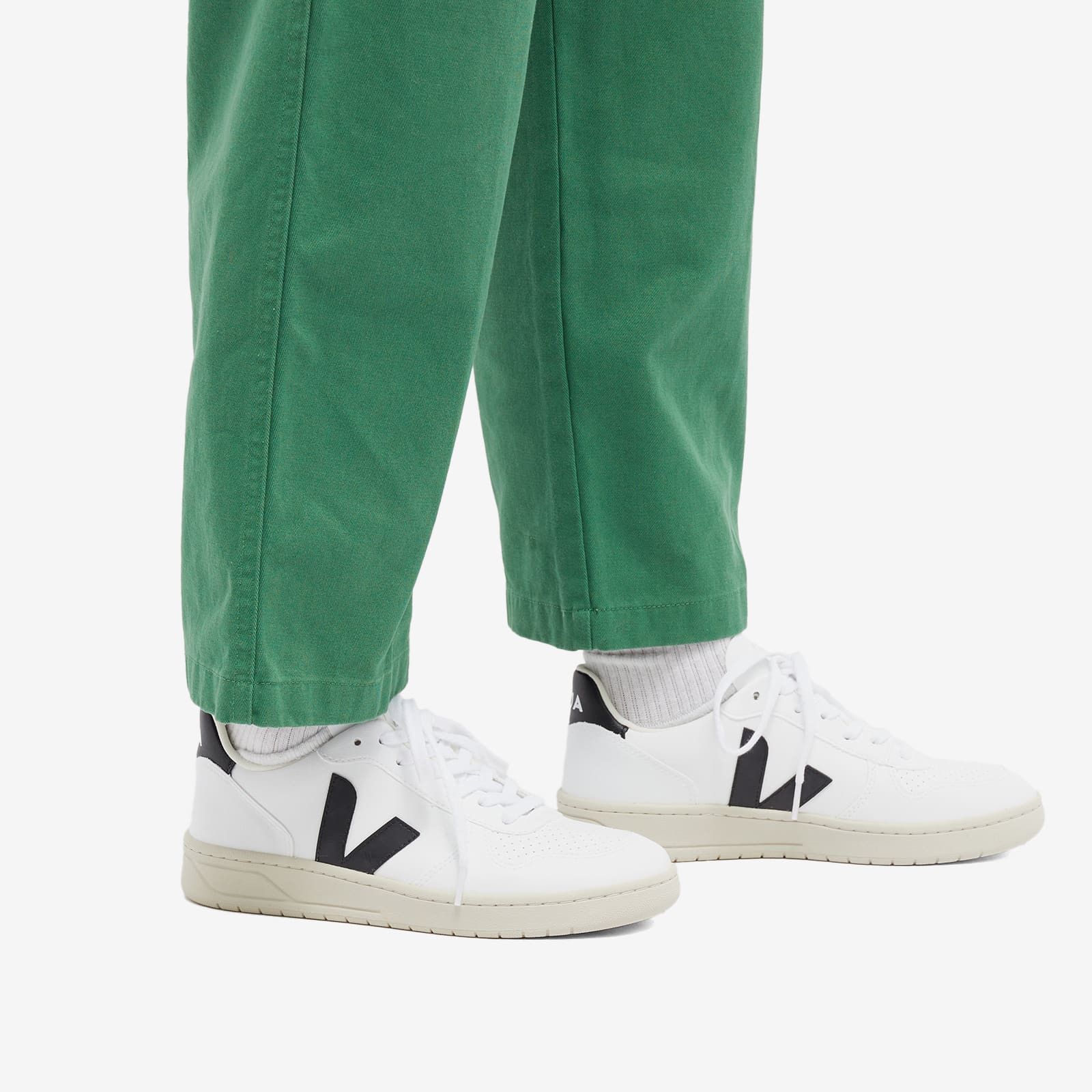 Veja Veja V-10 CWL White Black VX0702901A US 6 EU 37 Size US 6 / IT 36 - 5 Thumbnail