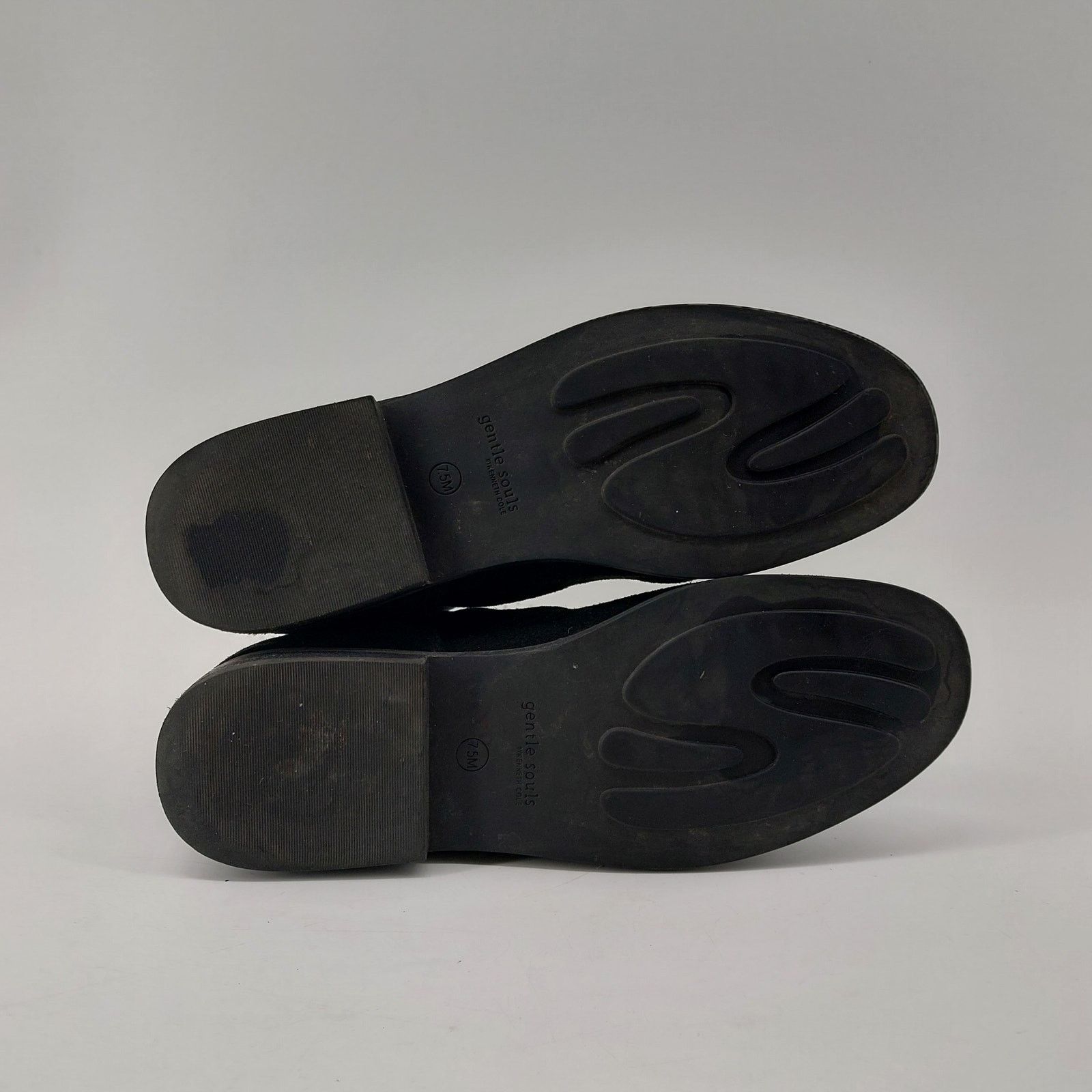 Kenneth Cole Gentle Souls By Kenneth Cole Emma 7.5M Black Suede Ankle Size US 7.5 / IT 37.5 - 10 Thumbnail